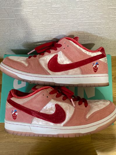 Strangelove × Nike SB Dunk Low "Valentine’s Day"