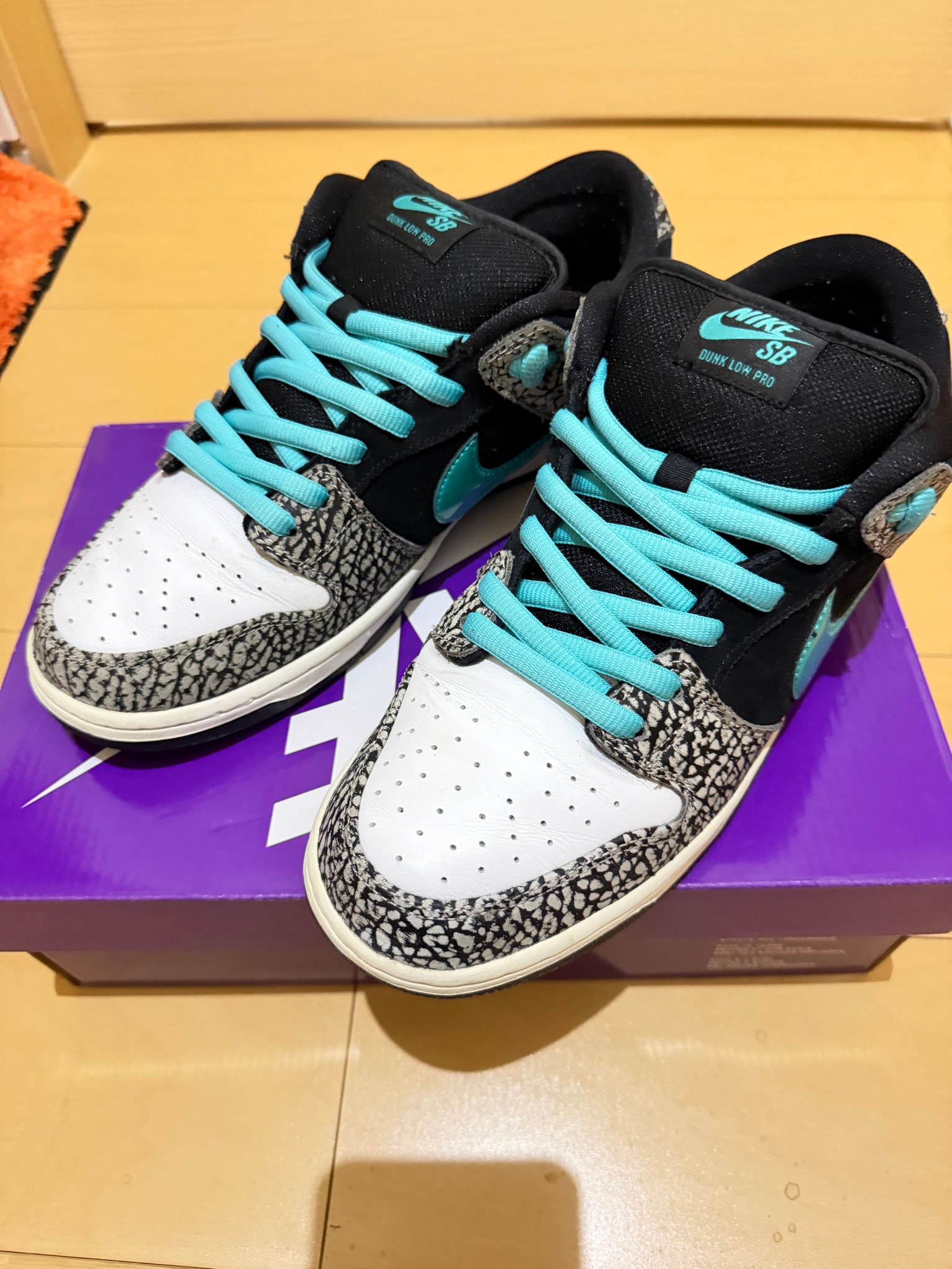 Nike SB Dunk Low "Elephant/Safari"