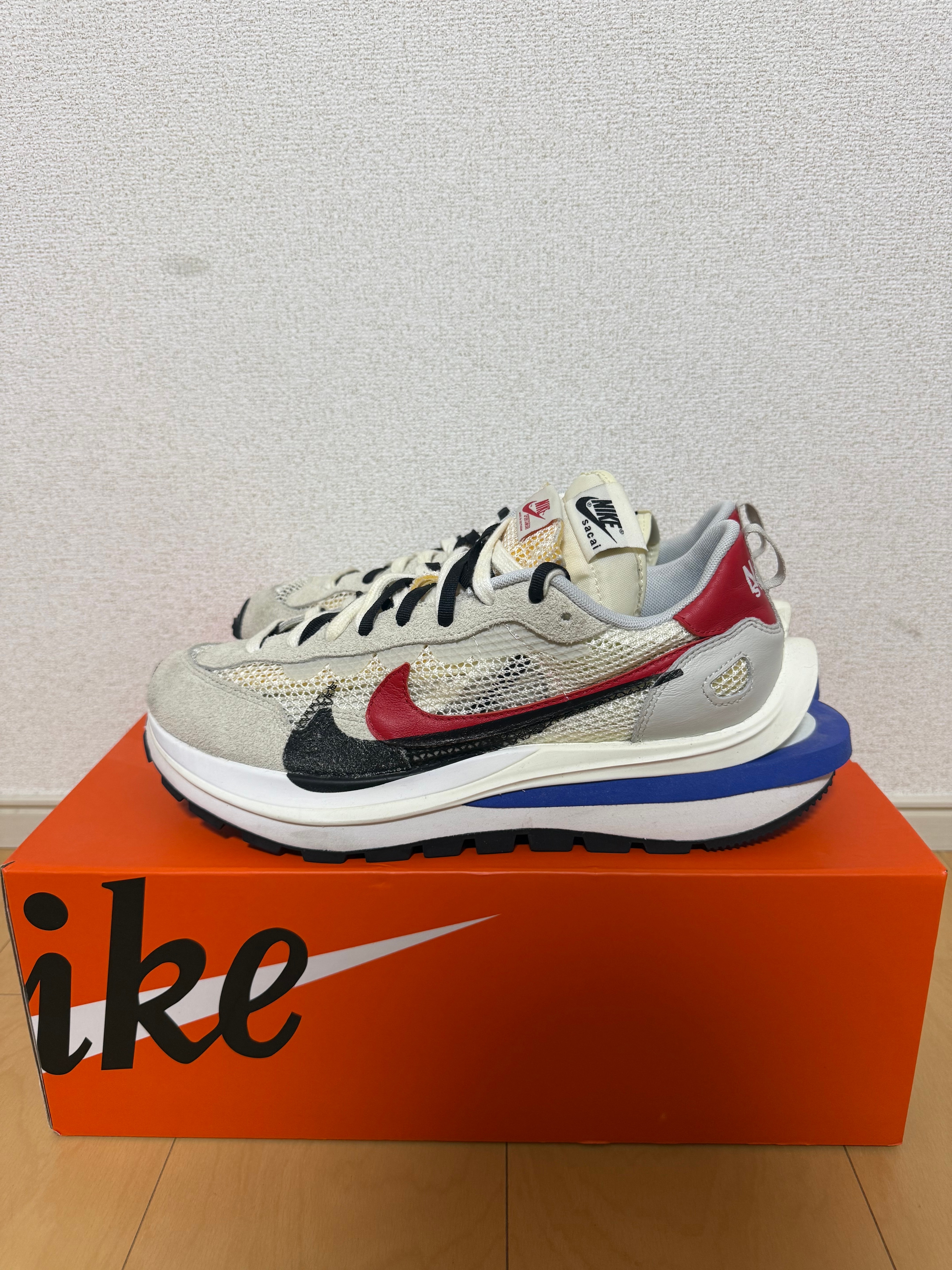 sacai × Nike Vapor Waffle "Royal Fuchsia"