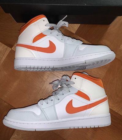 NIKE AIR JORDAN 1 MID "WHITE/STARFISH-PURE PLATINUM-SAIL"