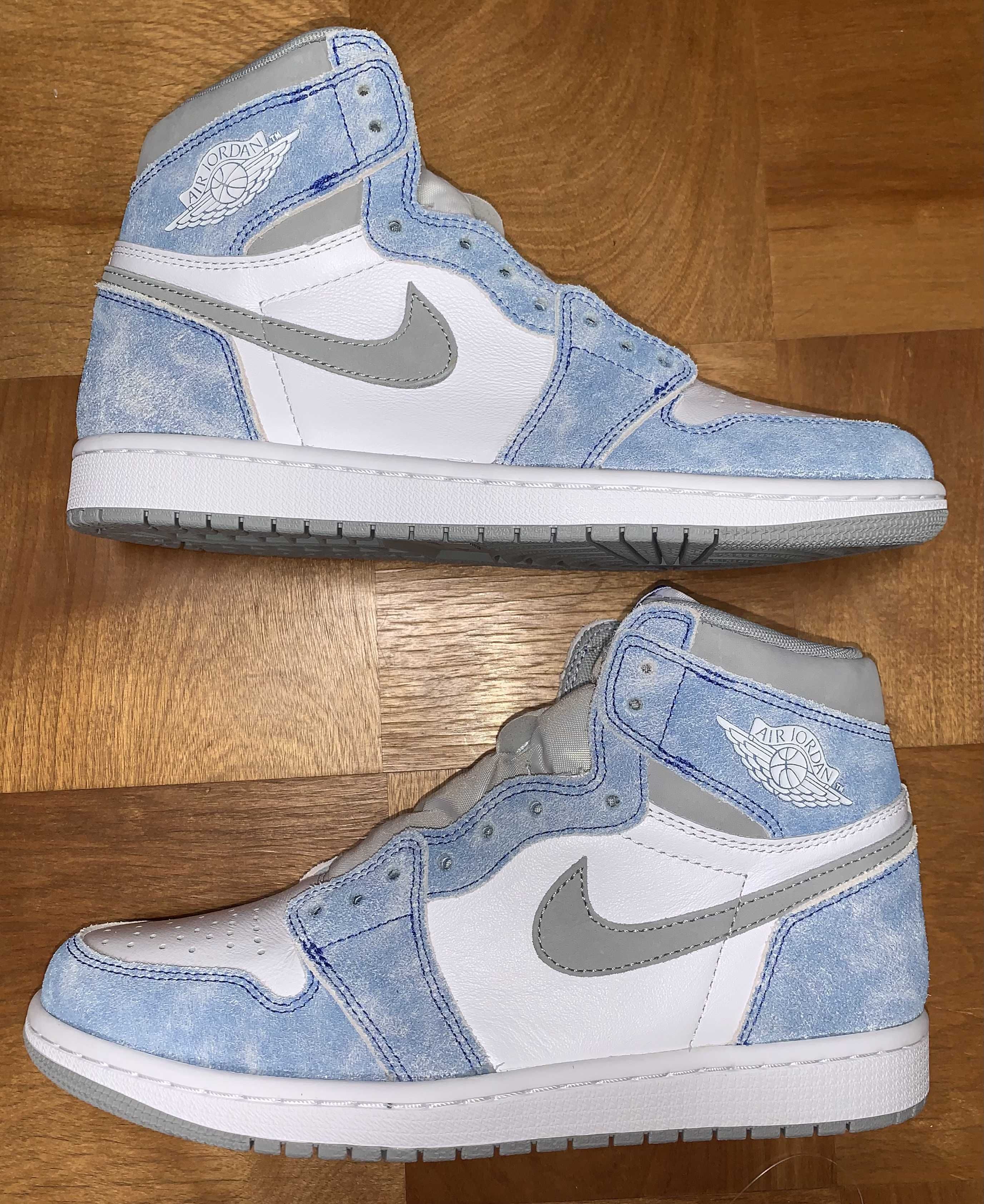 Nike Air Jordan 1 High OG "Hyper Royal"