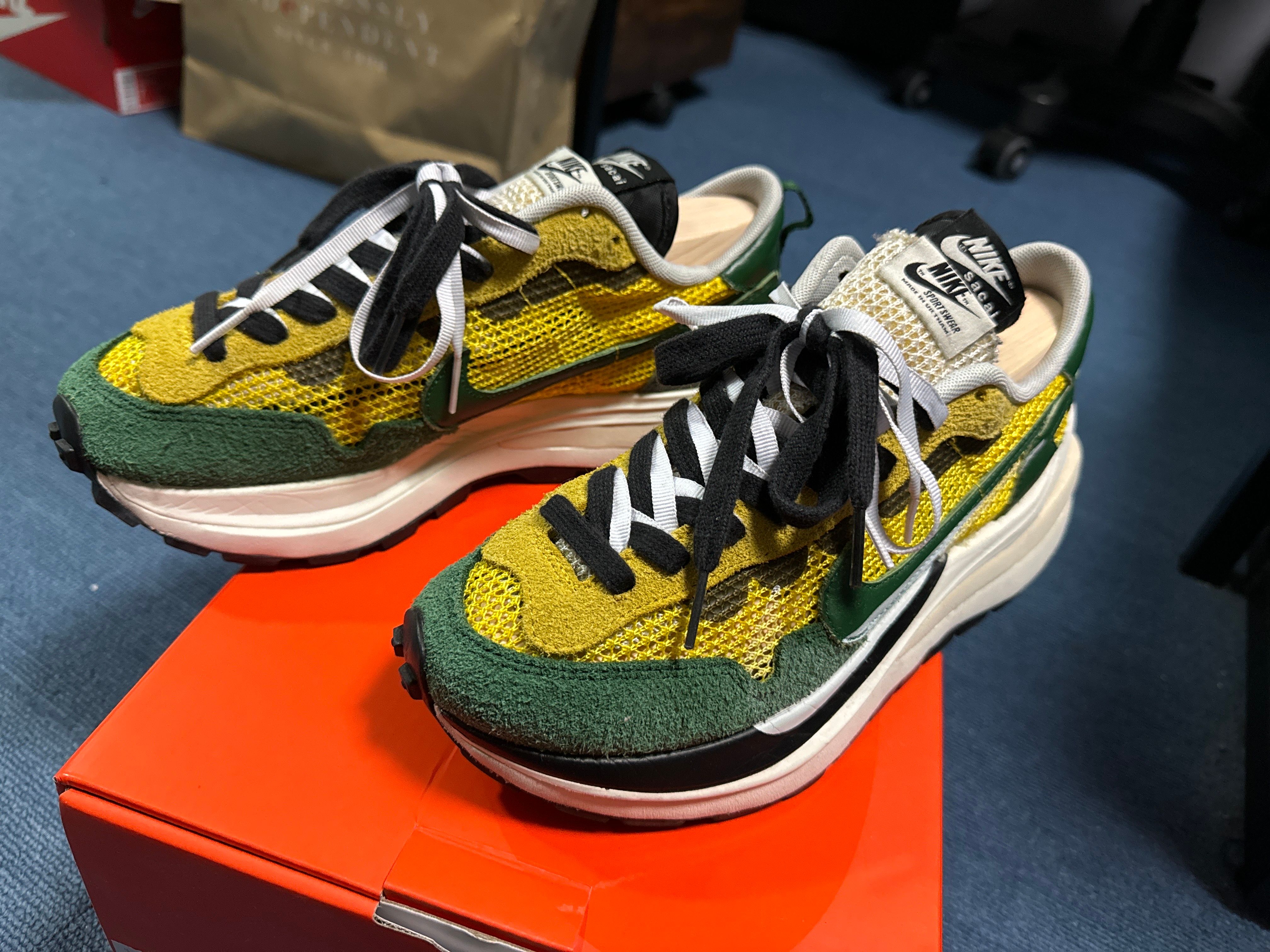 sacai × Nike Vapor Waffle "Tour Yellow/Stadium Green-Sail"