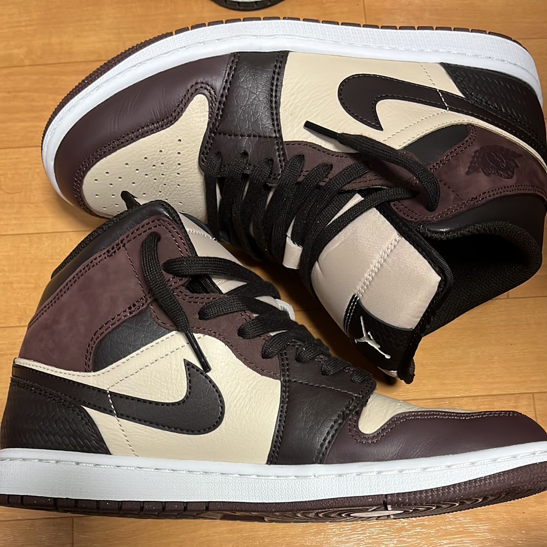 Nike Air Jordan 1 Mid SE "Paris YMCA"