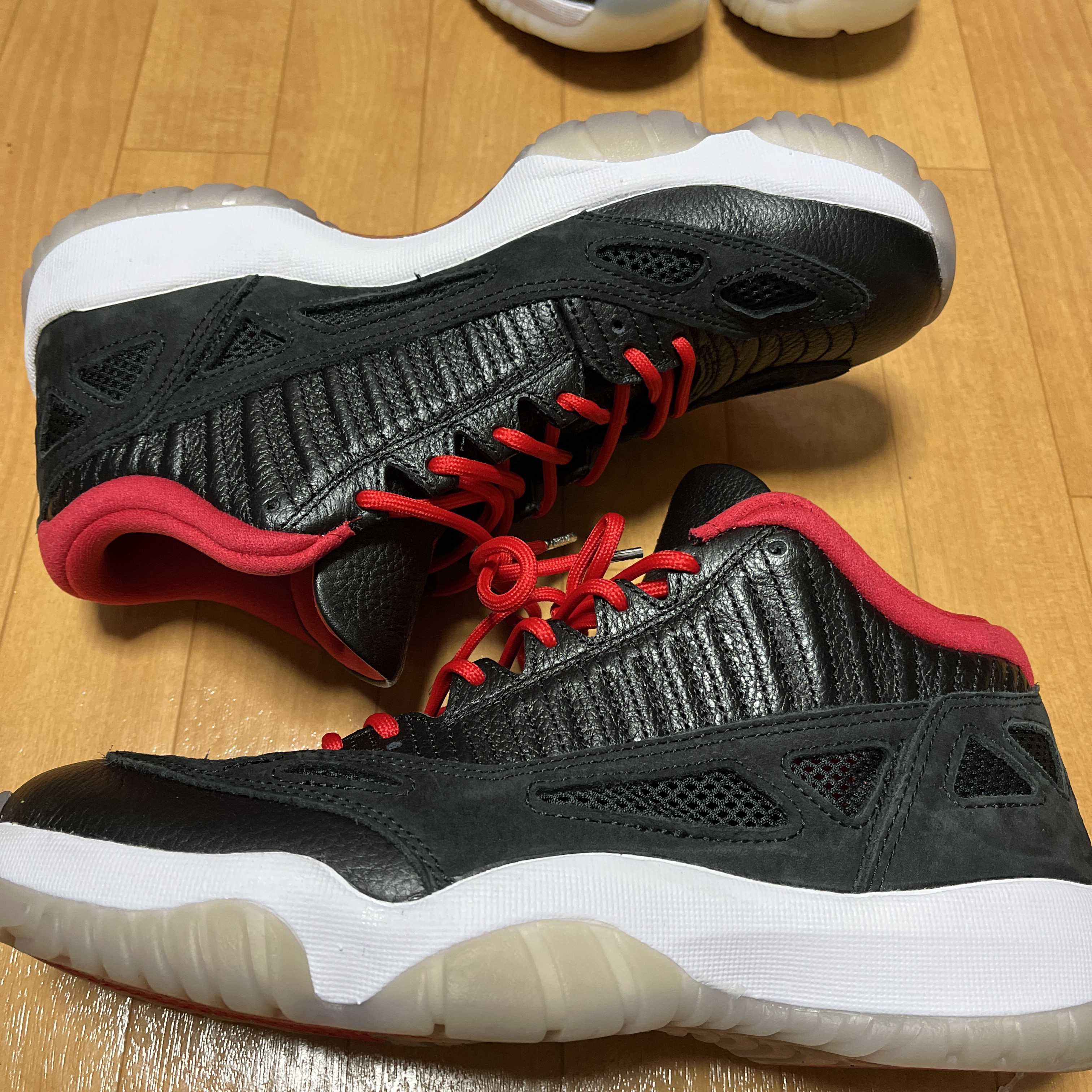 Air Jordan 11 Low IE "Bred"