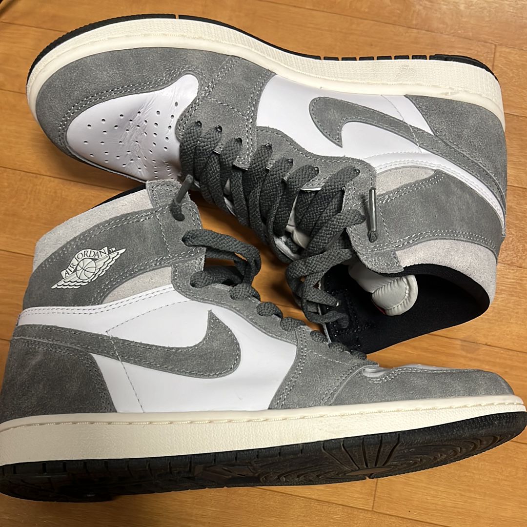 Nike Air Jordan 1 Retro High OG "Black and Smoke Grey"