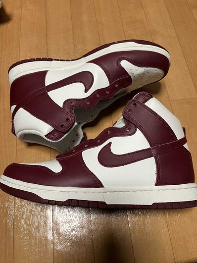 NIKE Women's DUNK HIGH "TEAM RED"