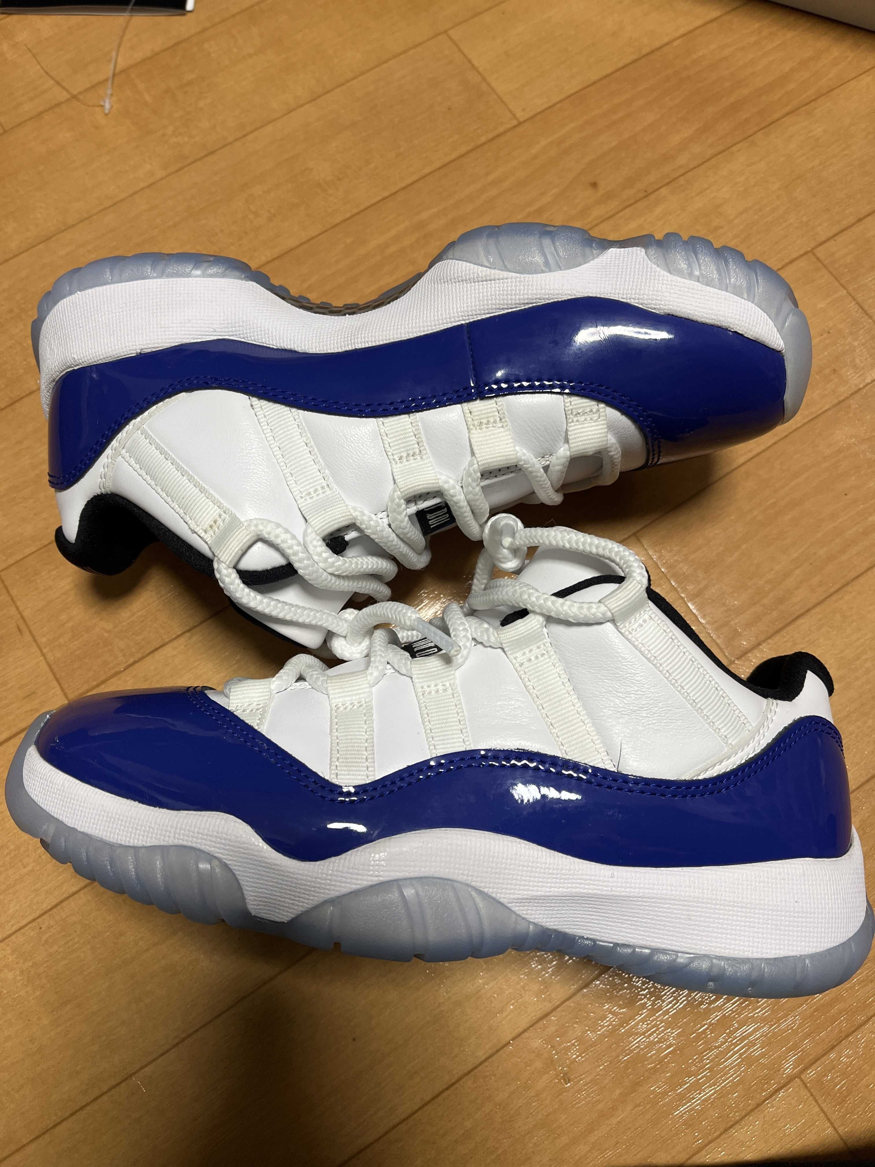  NIKE Women's AIR JORDAN 11 LOW "CONCORD SKETCH"