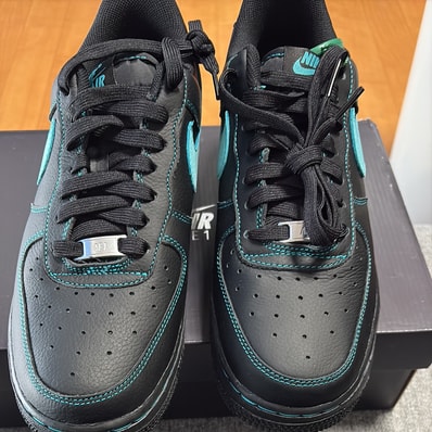 Nike Air Force 1 Low "Black Tiffany"