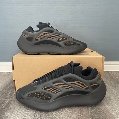 adidas YEEZY 700V3 "Clay Brown"