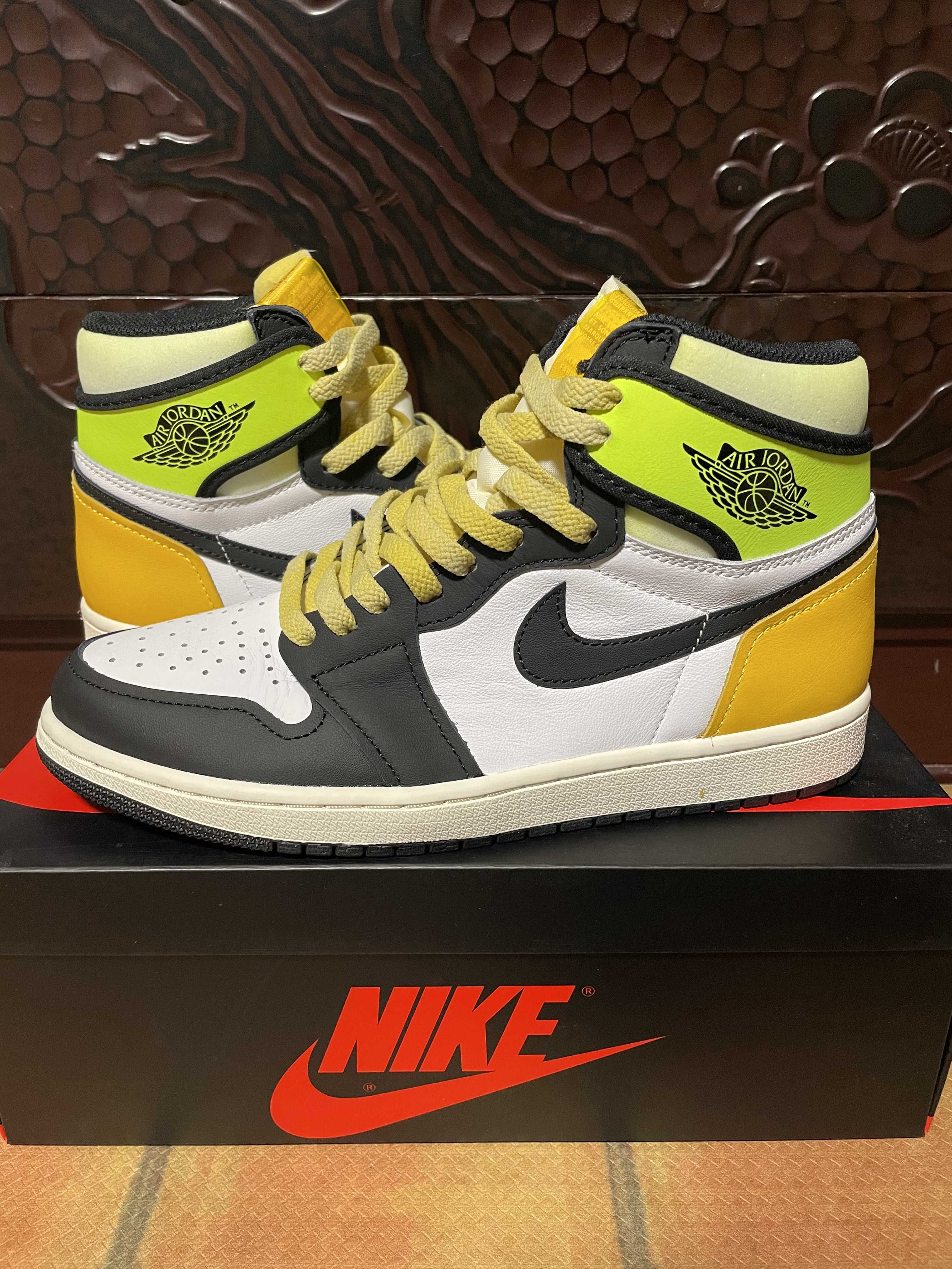 Nike Air Jordan 1 High OG "Volt Gold"
