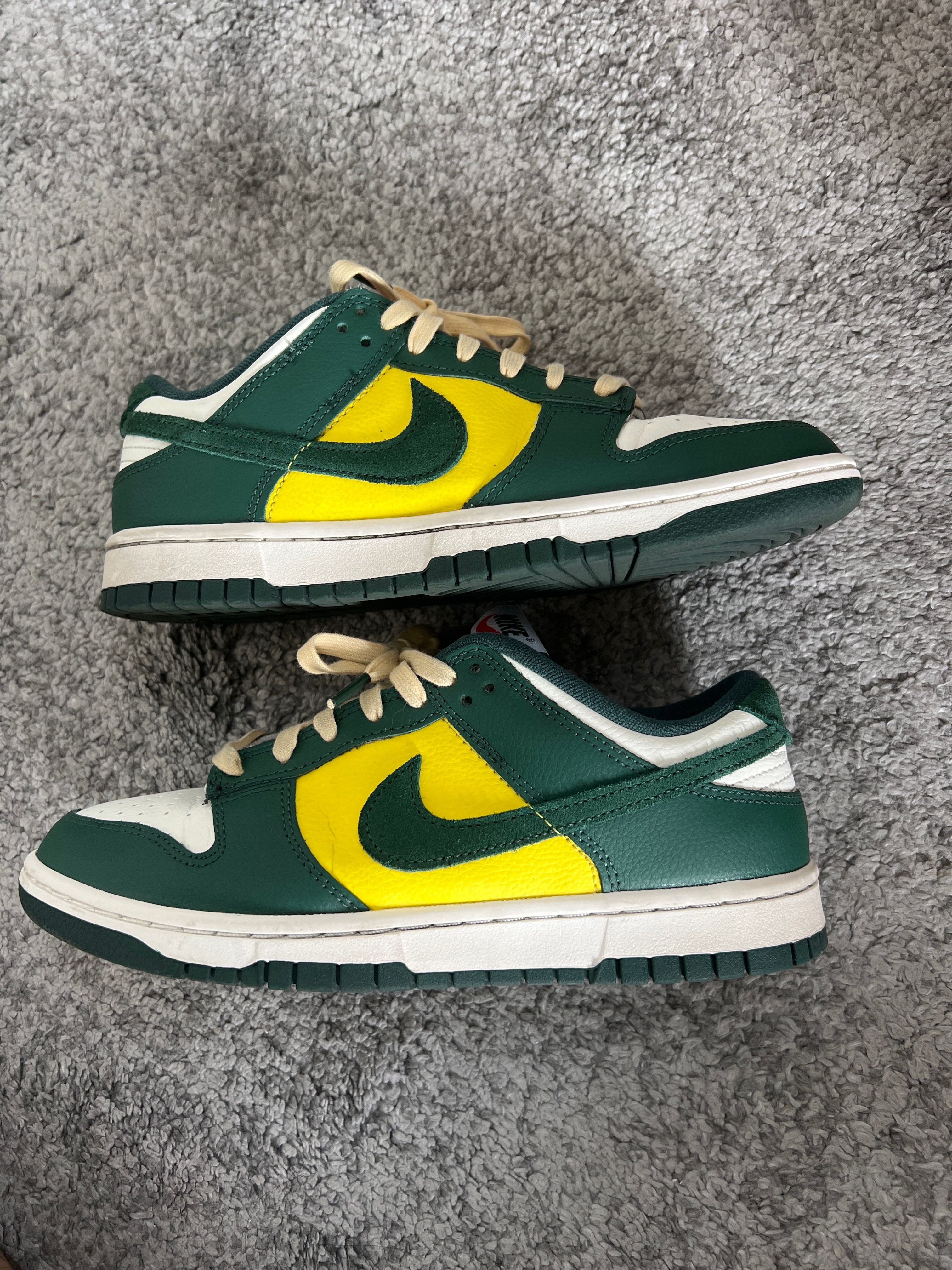 Nike Women's Dunk Low SE "Noble Green"