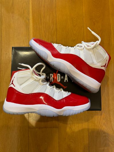Nike Air Jordan 11 "Varsity Red"