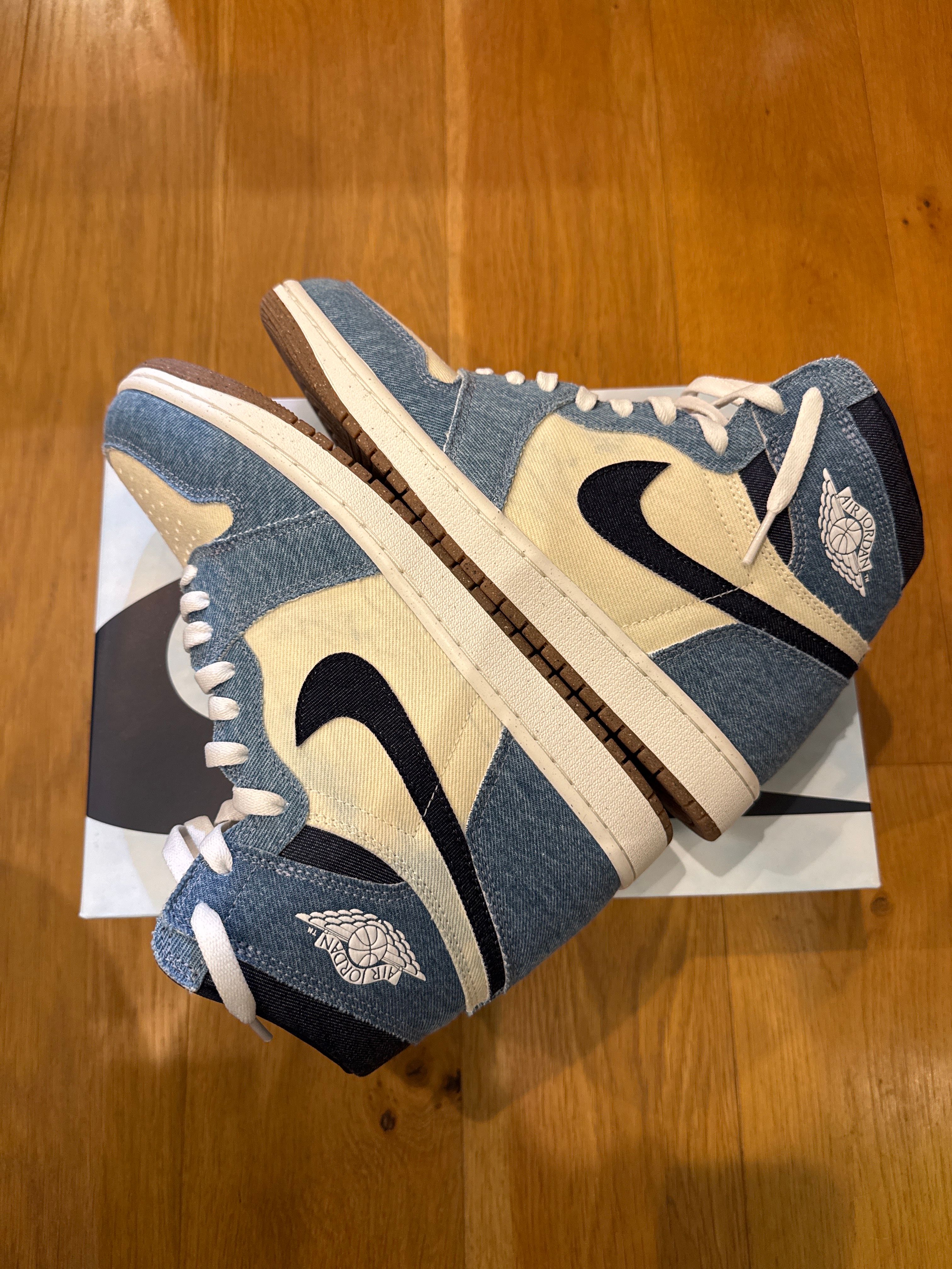 Nike Air Jordan 1 Retro High OG "Denim"