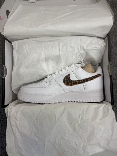 GOODENOUGH × Supreme × Nike Air Force 1 Low "White/Leopard" (25SS Week15)