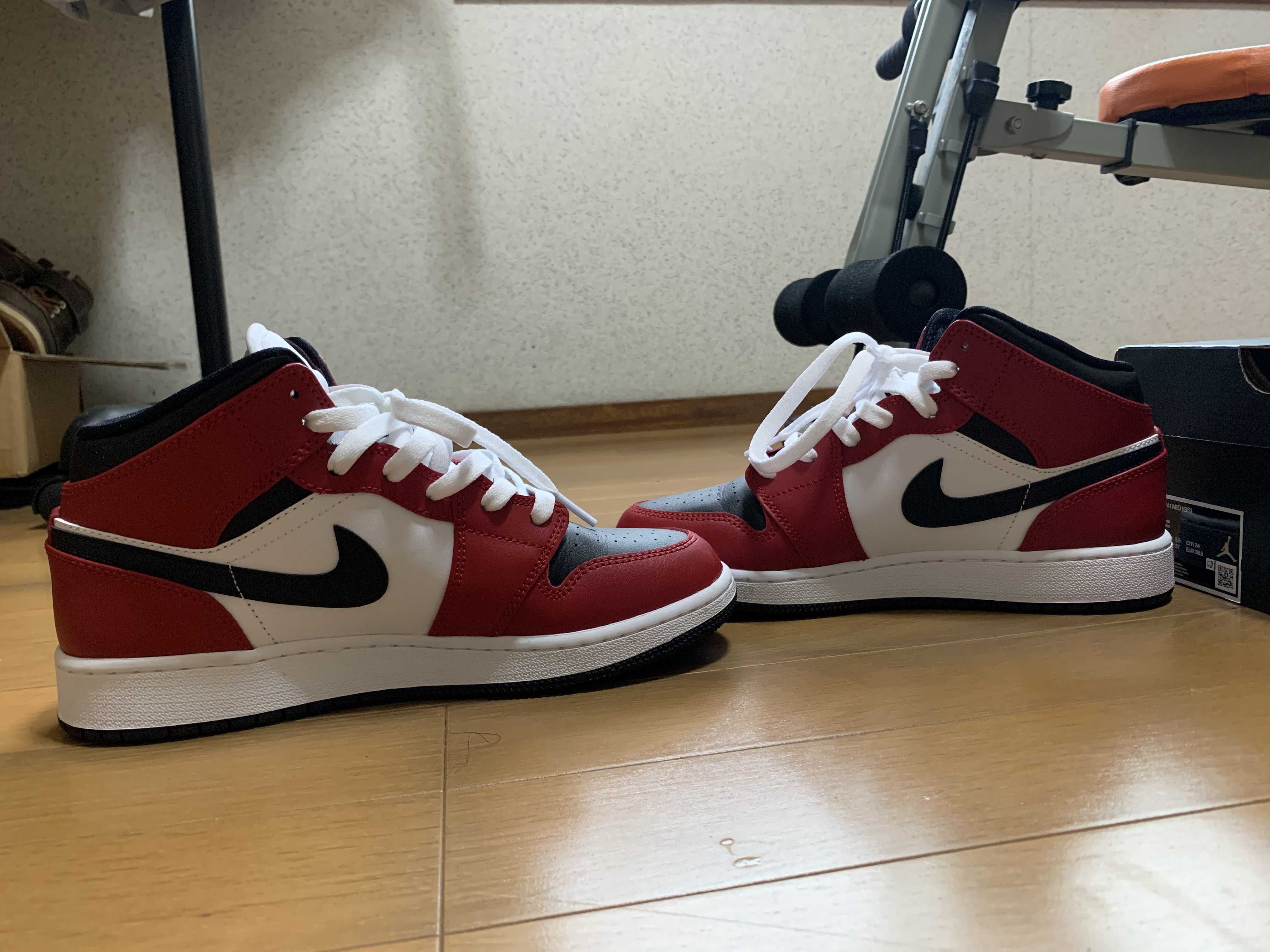 Nike GS Air Jordan 1 Mid "Black/Gym Red-White"