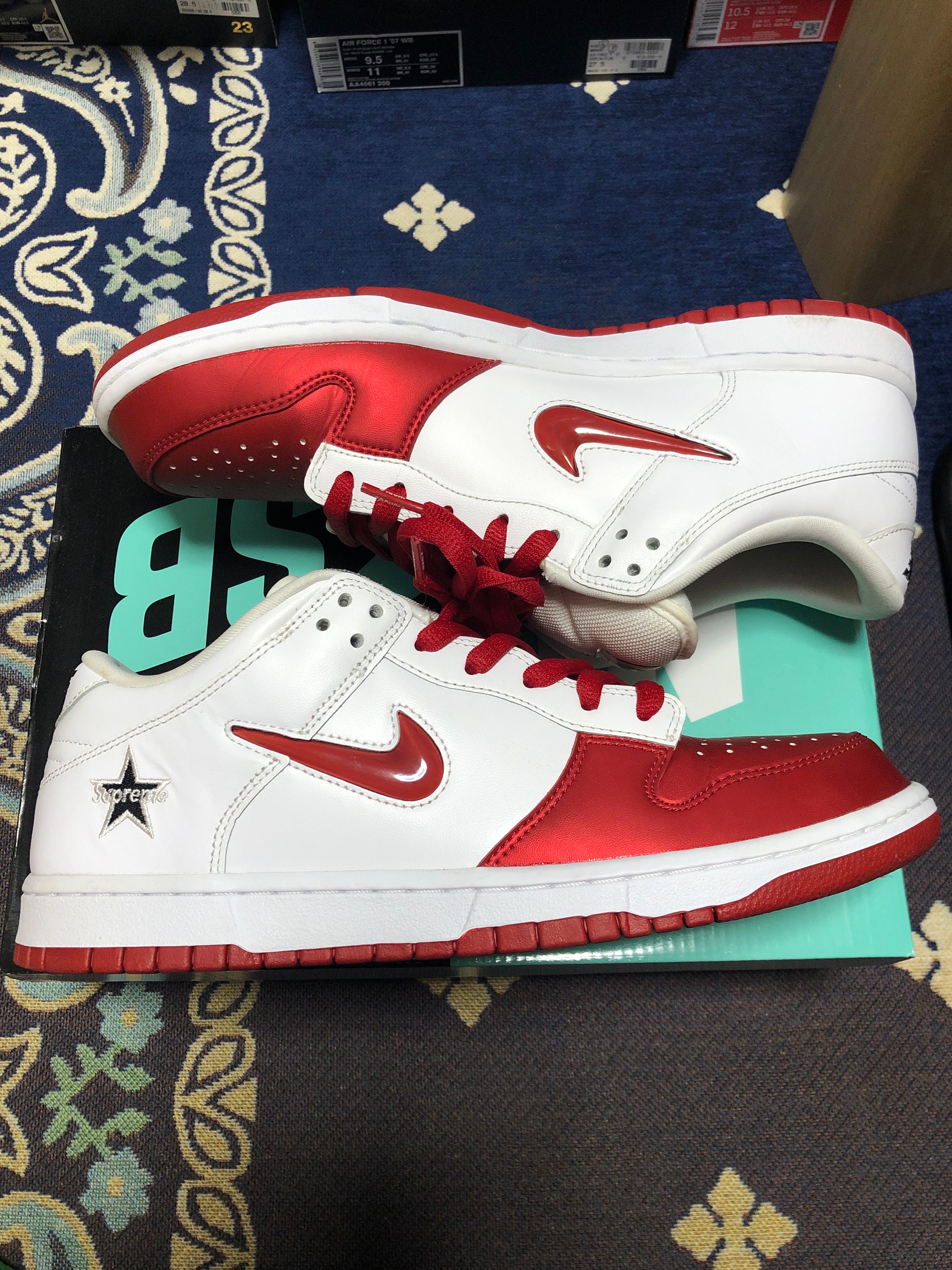 Supreme × Nike Dunk Low "Varsity Red/White"