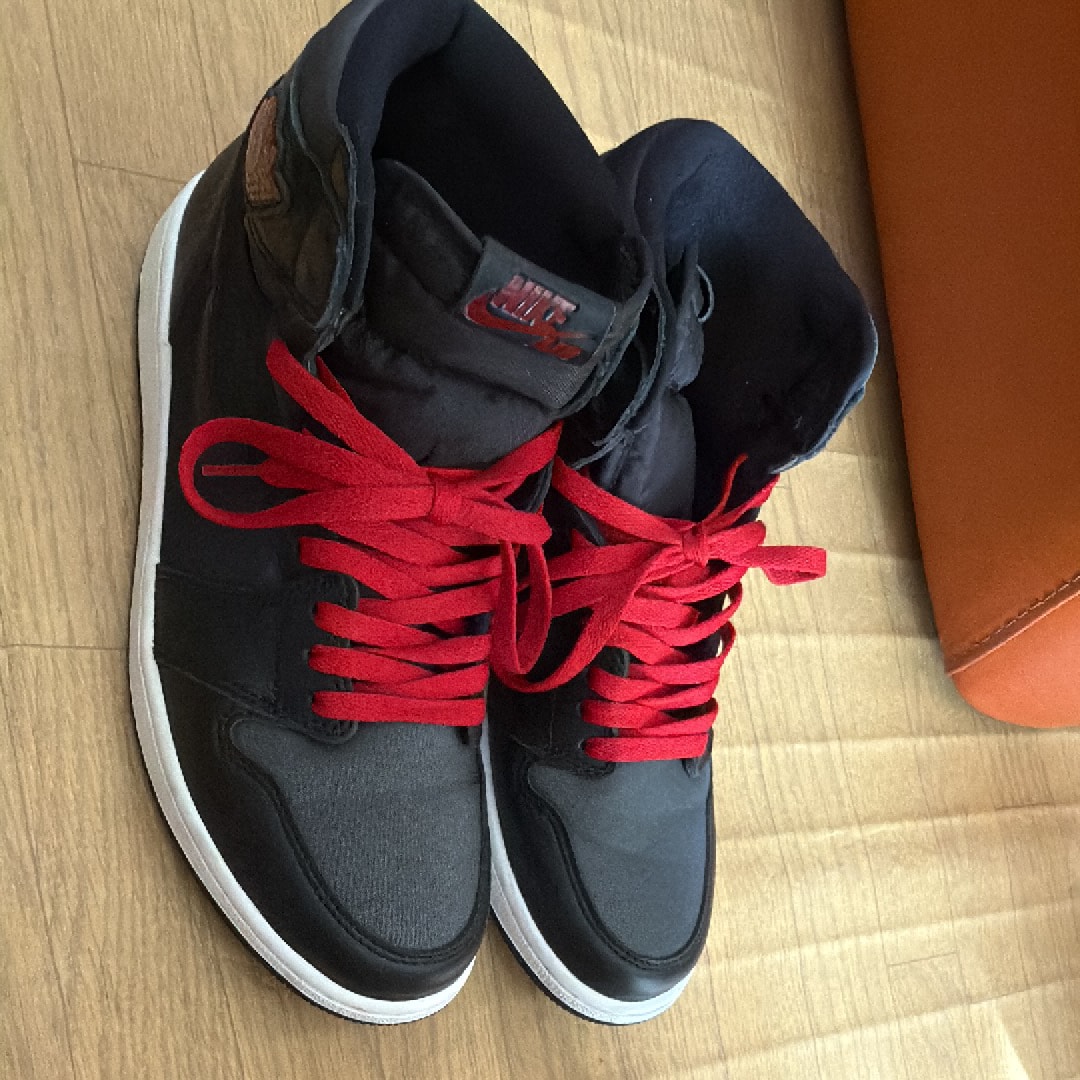 Nike Air Jordan 1 Retro High OG "Black/Metallic Silver/Gym Red"  