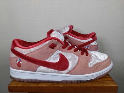 Strangelove × Nike SB Dunk Low "Valentine’s Day"