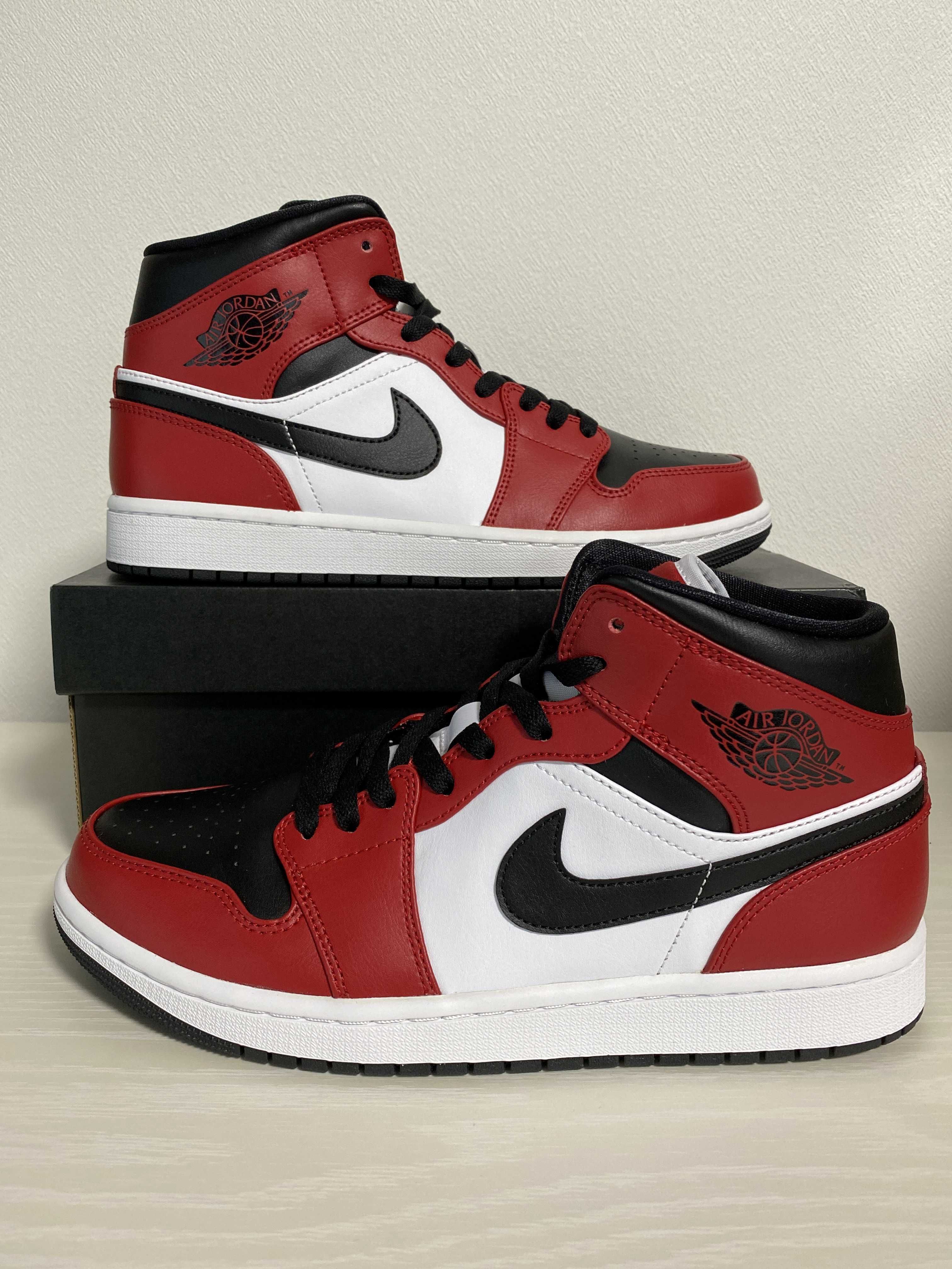 Nike Air Jordan 1 Mid "Chicago Black Toe"