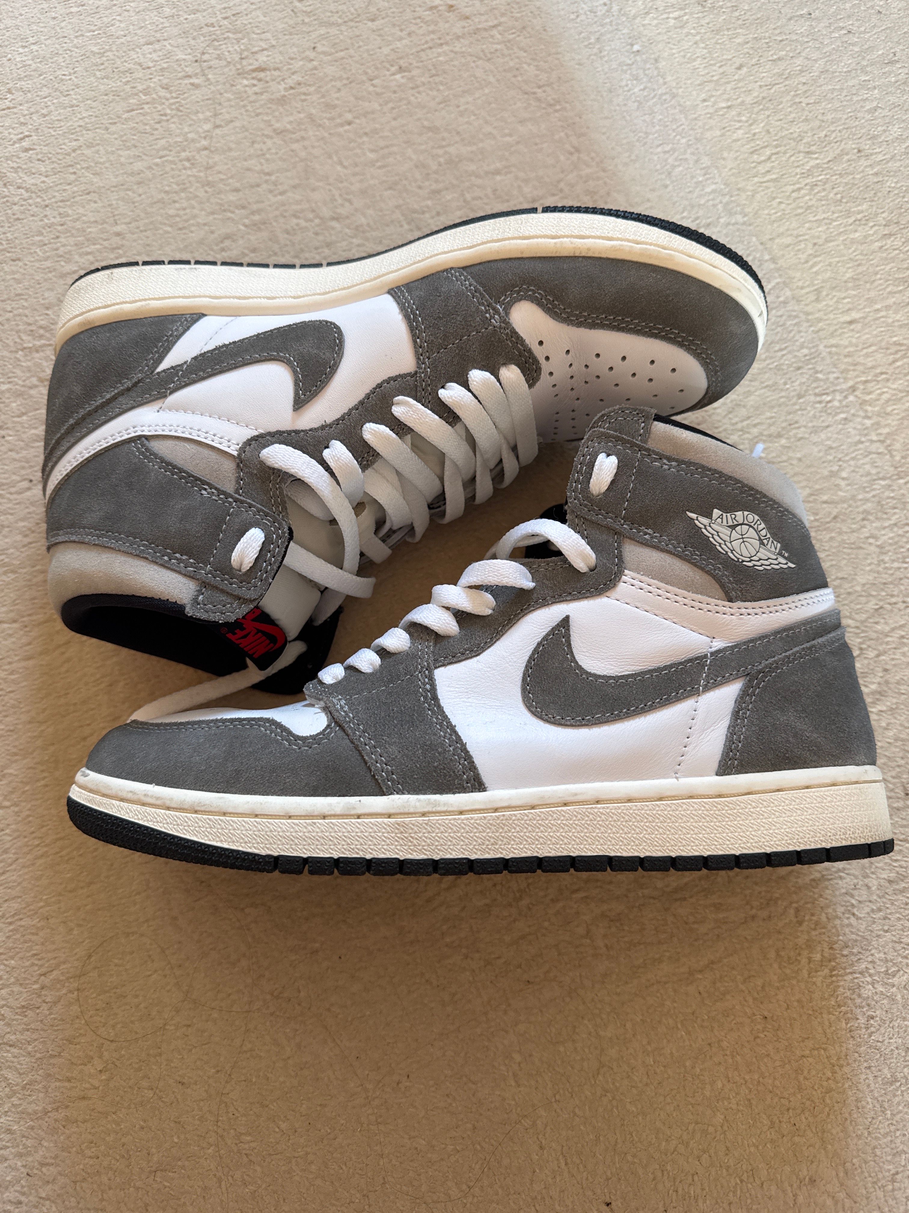 Nike Air Jordan 1 Retro High OG "Black and Smoke Grey"