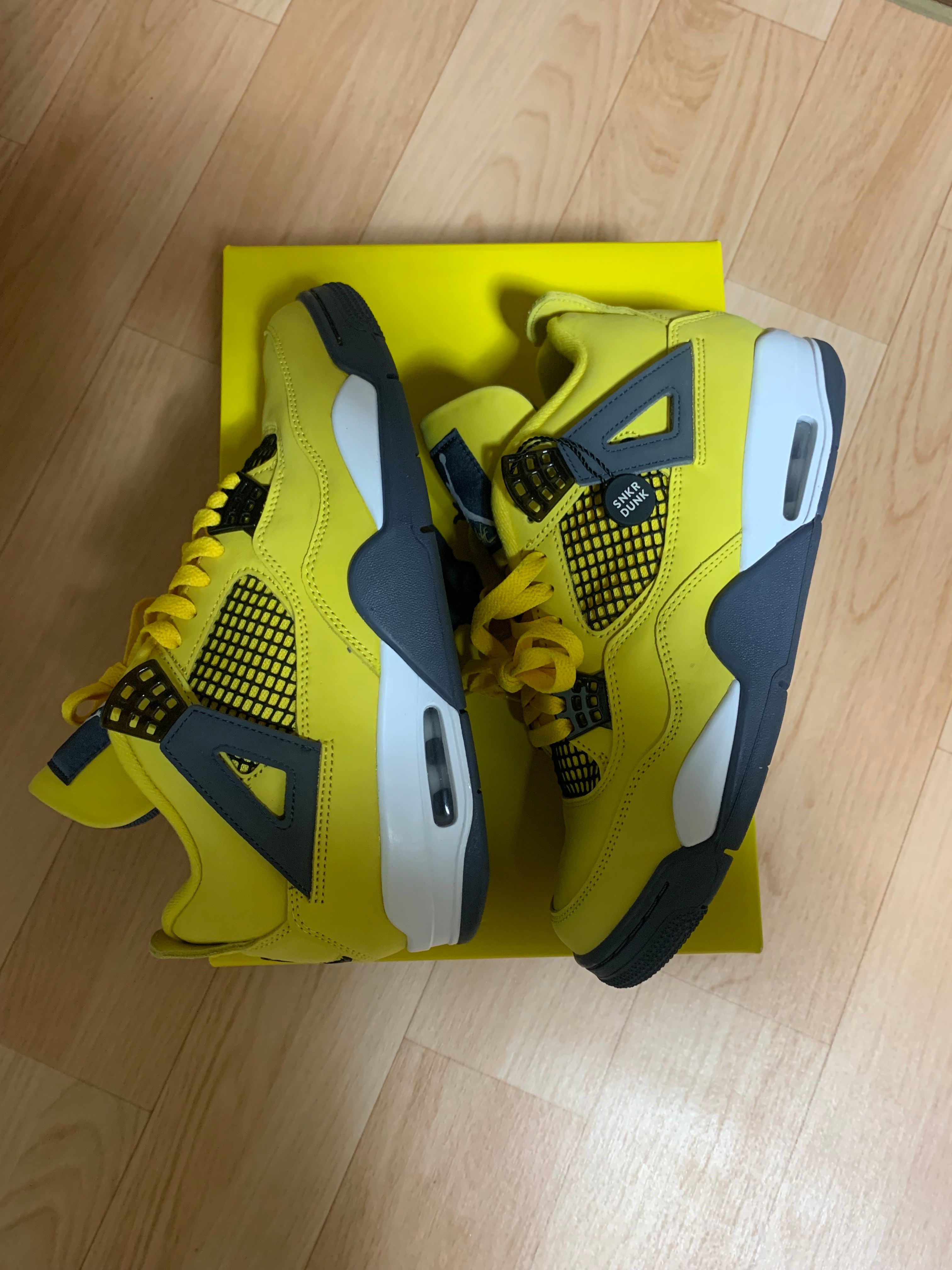 Nike Air Jordan 4 "Tour Yellow"
