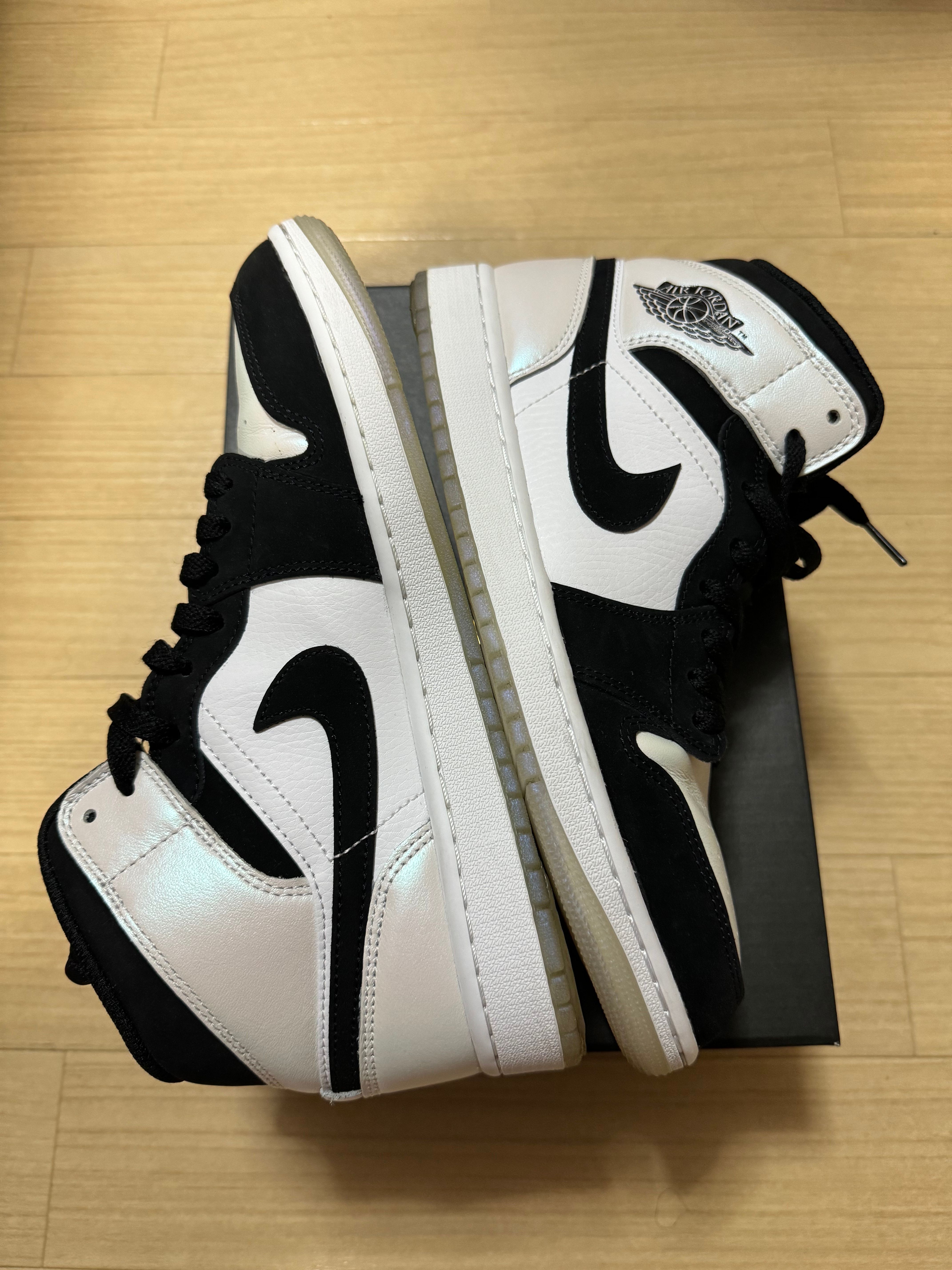 Nike Air Jordan 1 Mid "Omega/Black/White"