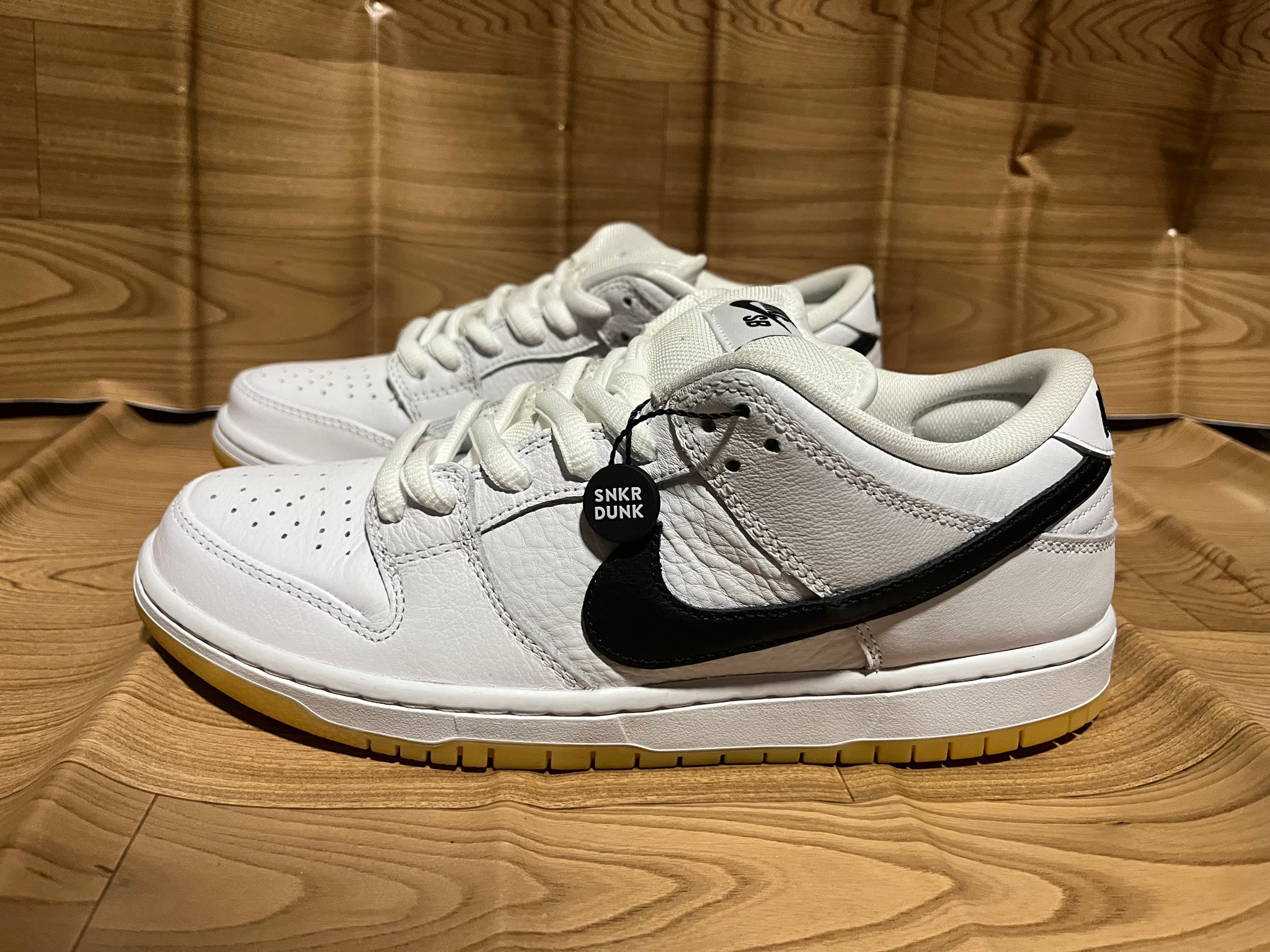 Nike SB Dunk Low Pro "White/Black-White-Gum Light Brown"