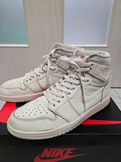 Nike Air Jordan 1 Retro High OG "Sail"