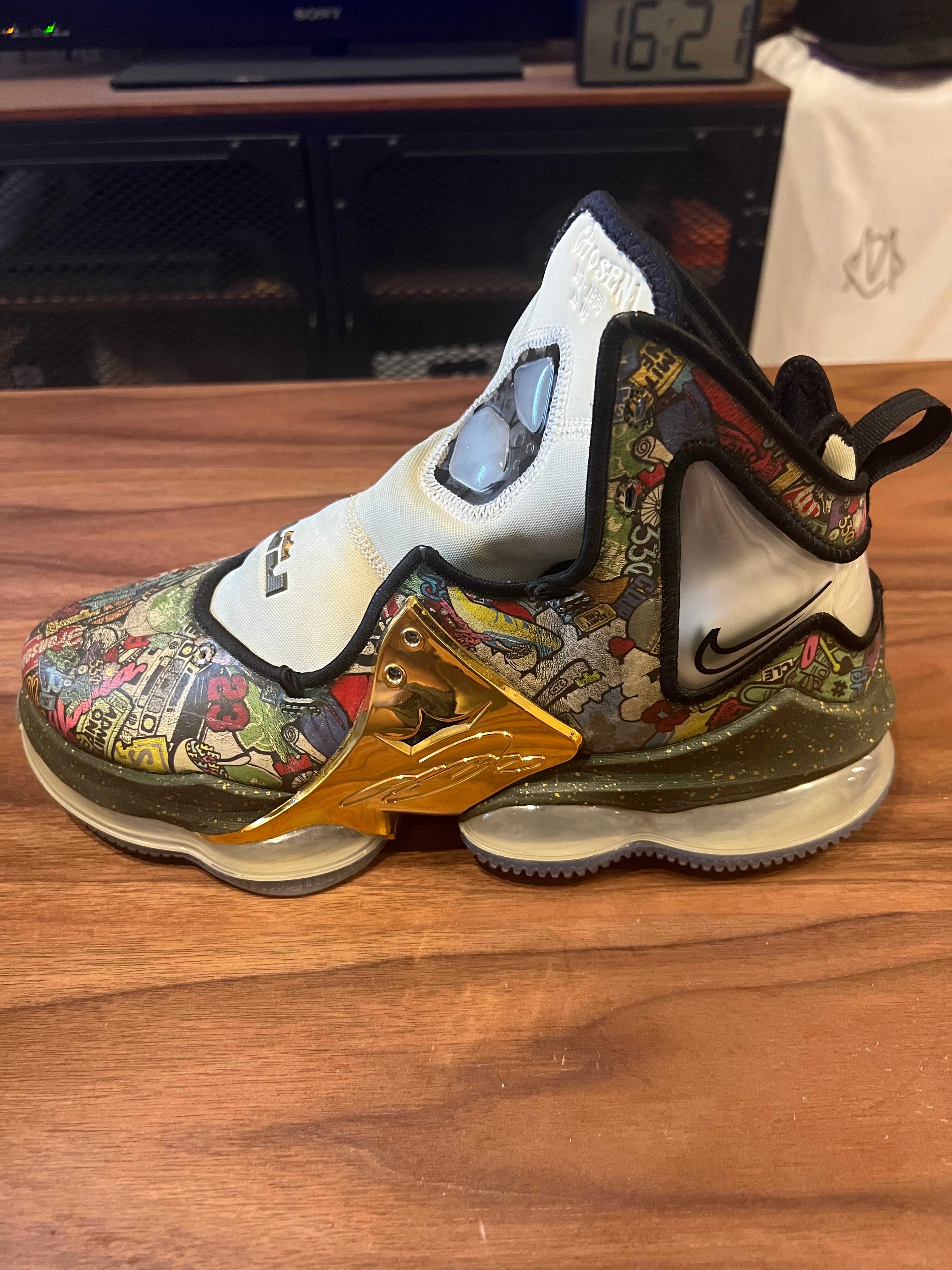 Nike Lebron 19 "Chosen 1"