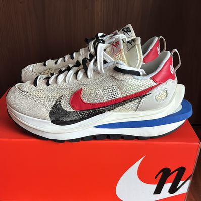 sacai × Nike Vapor Waffle "Royal Fuchsia"