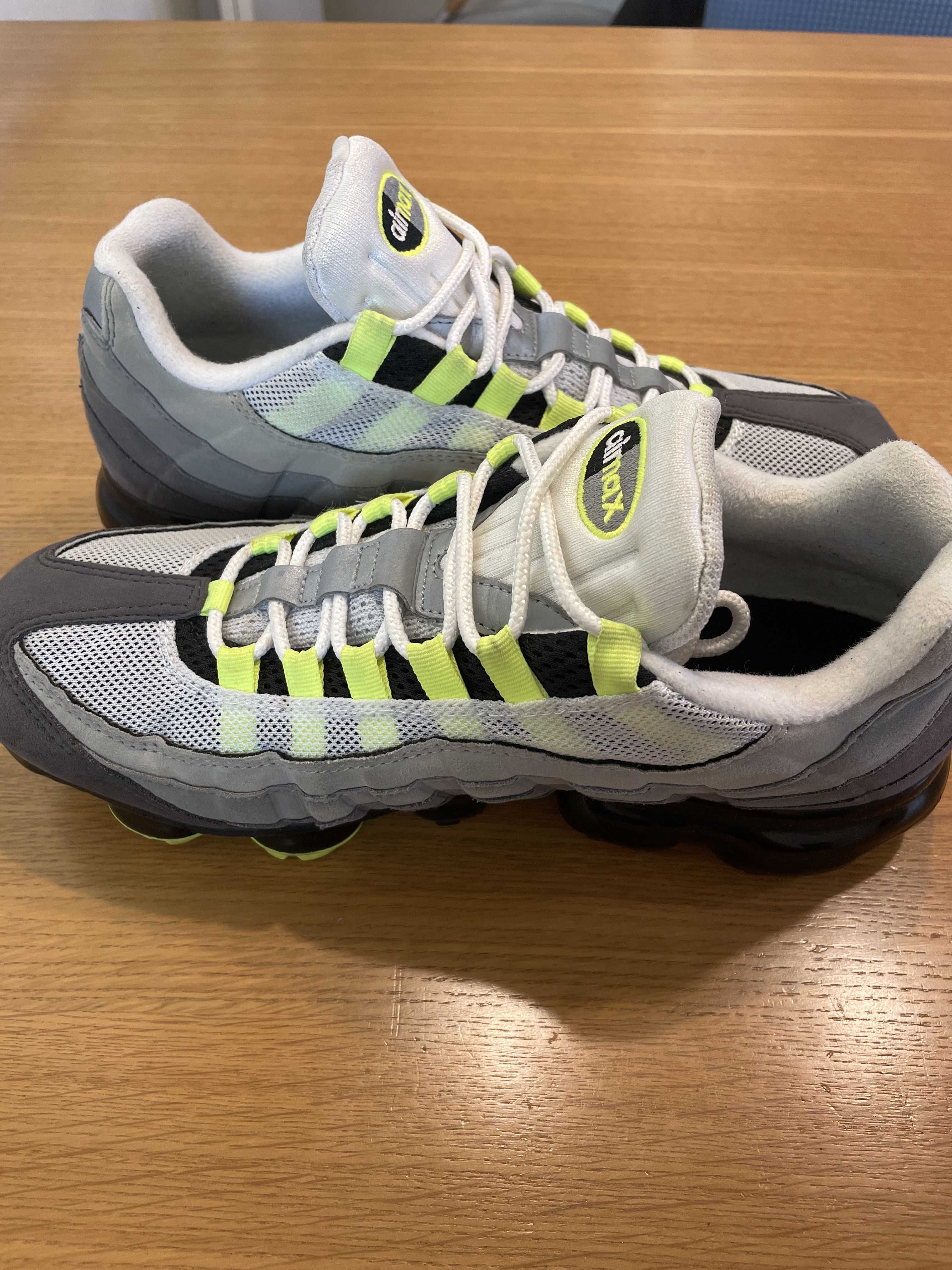 Nike Air Vapormax 95 "Neon"