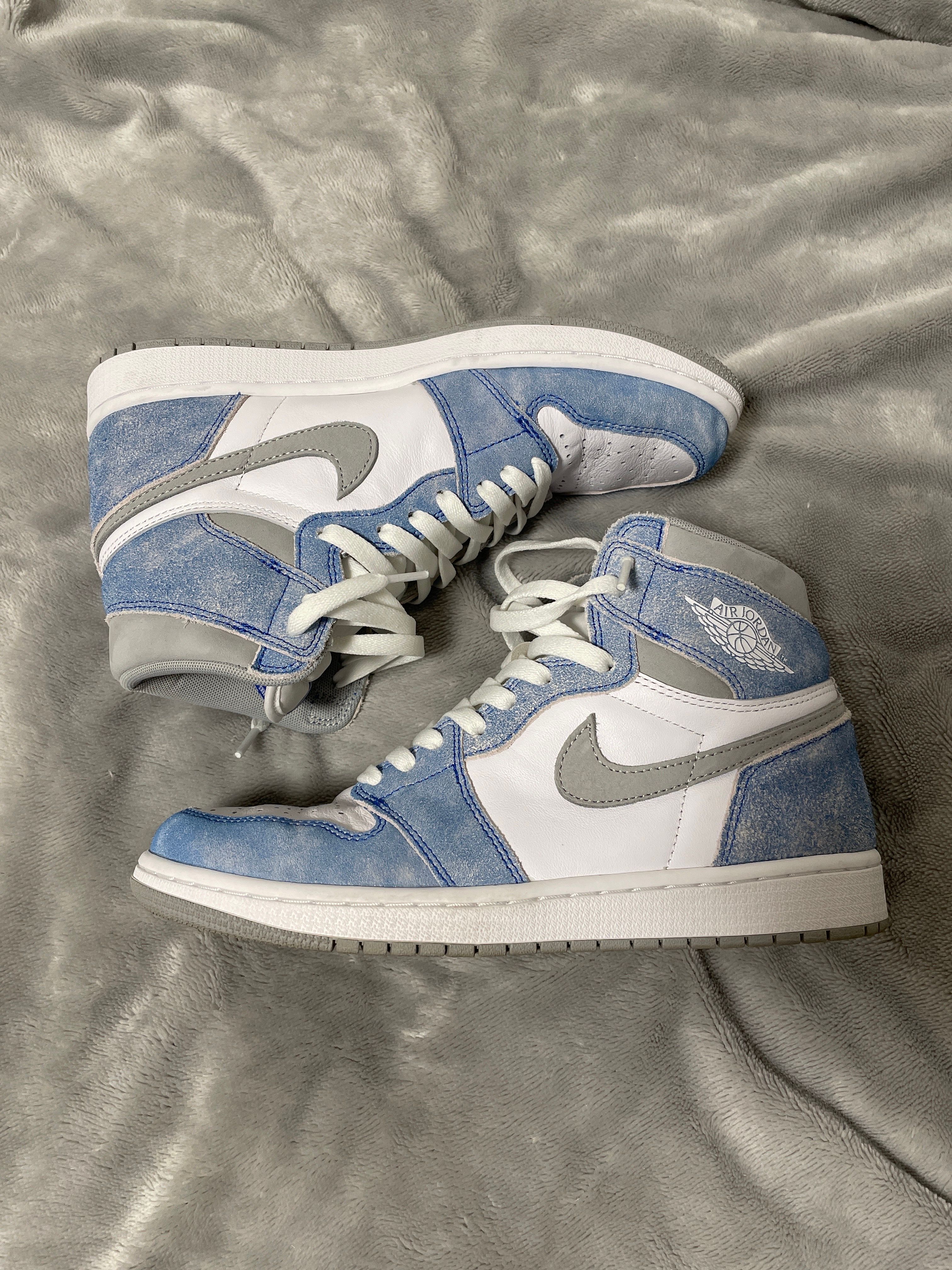 Nike Air Jordan 1 High OG "Hyper Royal"