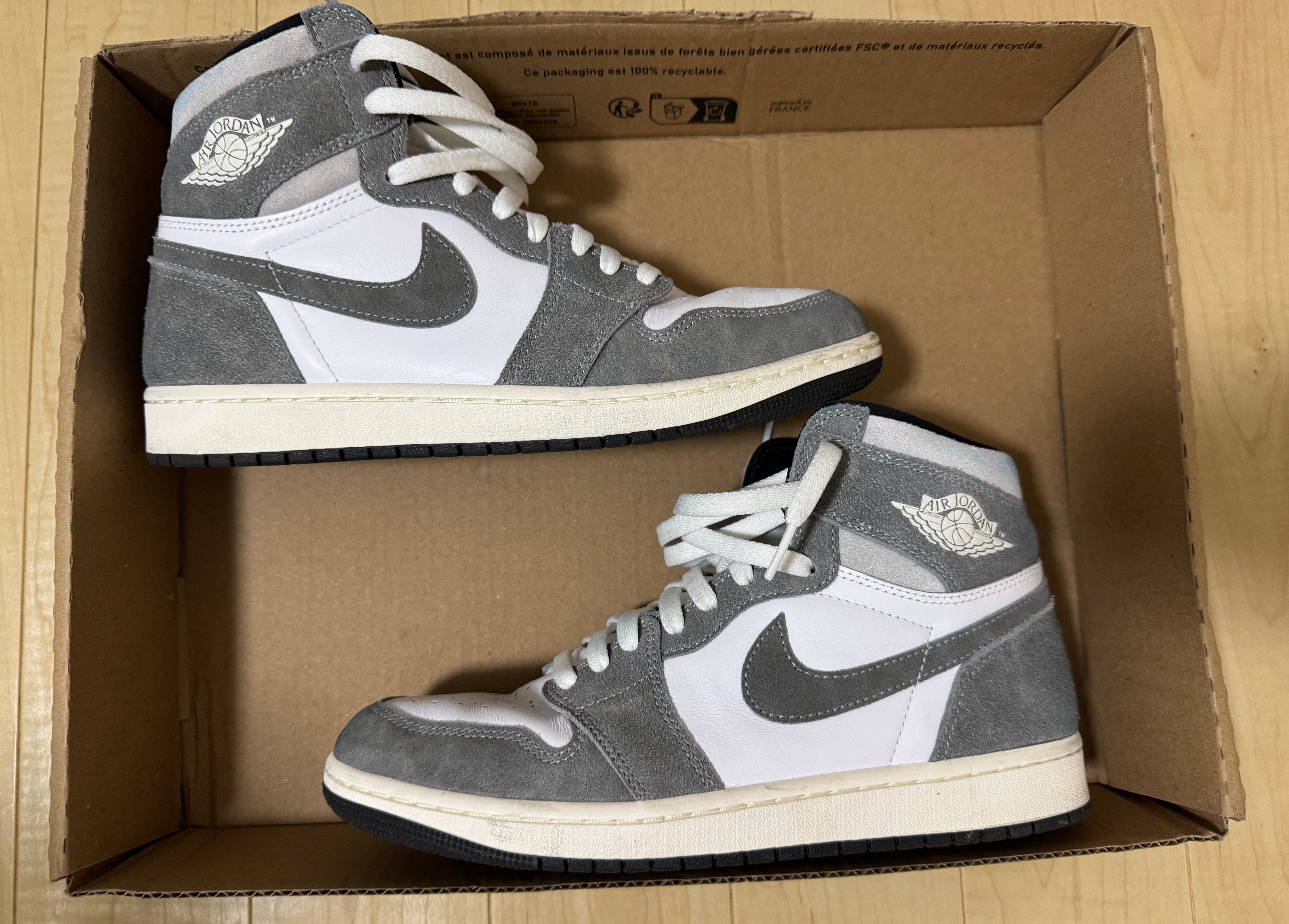 Nike Air Jordan 1 Retro High OG "Black and Smoke Grey"