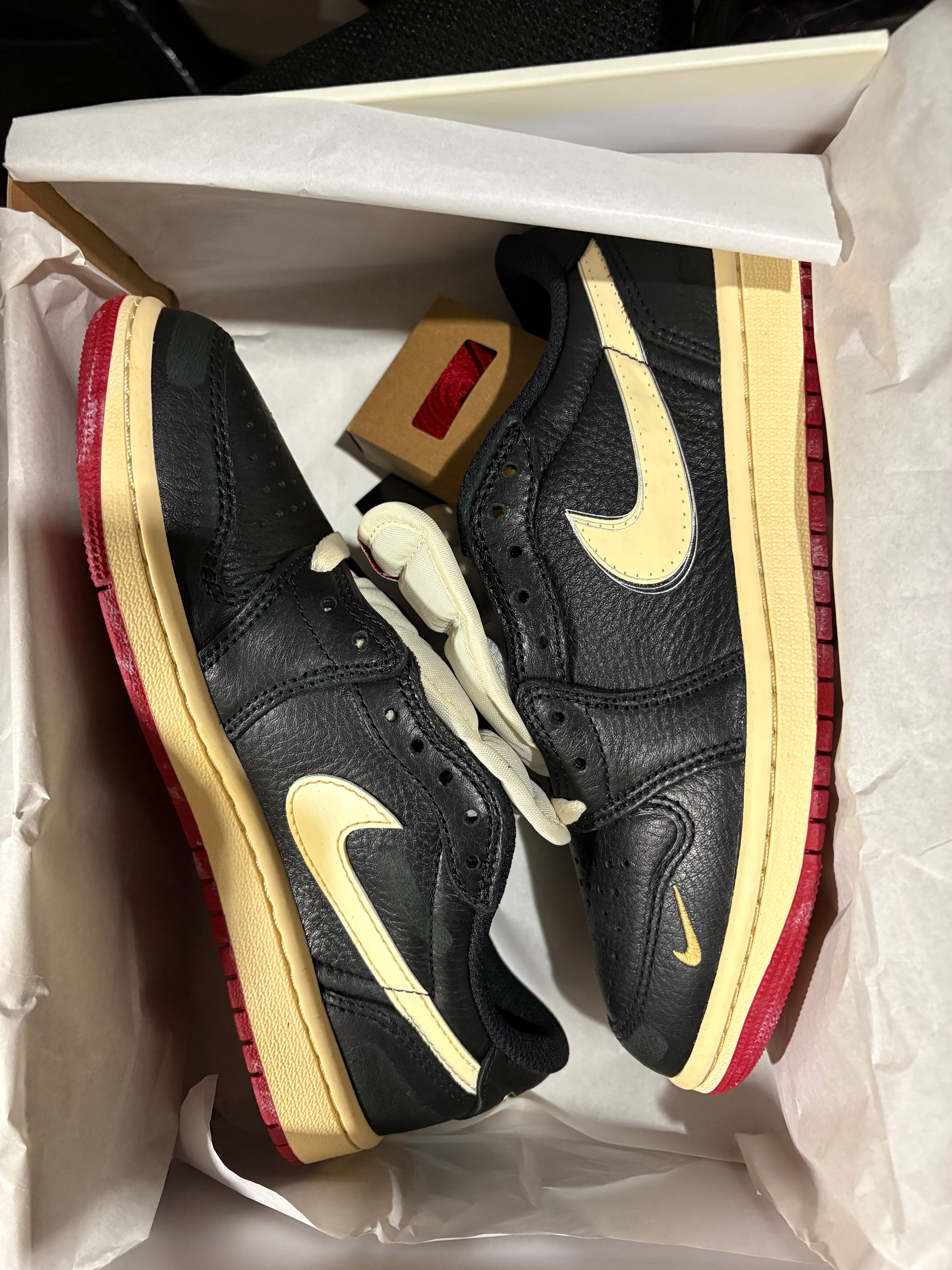 ナイジェルシルベスター × ナイキ エアジョーダン1 レトロ ロー OG "ベター ウィズ タイム"