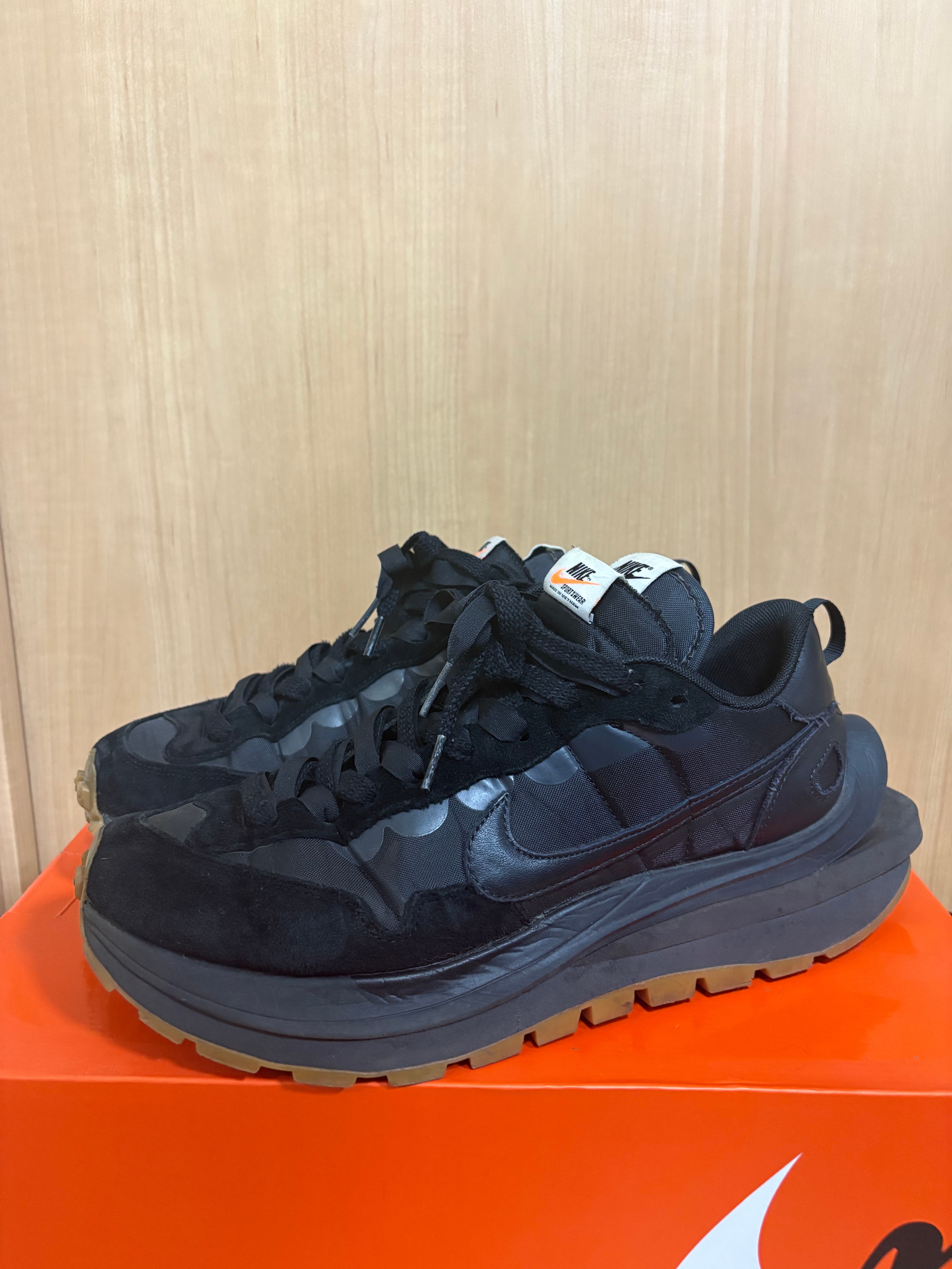 サカイ × ナイキ ヴェイパーワッフル "ブラックガム"