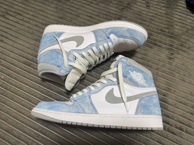 Nike Air Jordan 1 High OG "Hyper Royal"