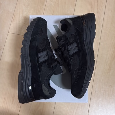 New Balance 992 "Triple Black" (2025/2026)