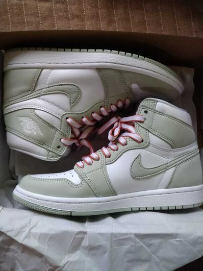 Nike Women's Air Jordan 1 High OG "Seafoam"