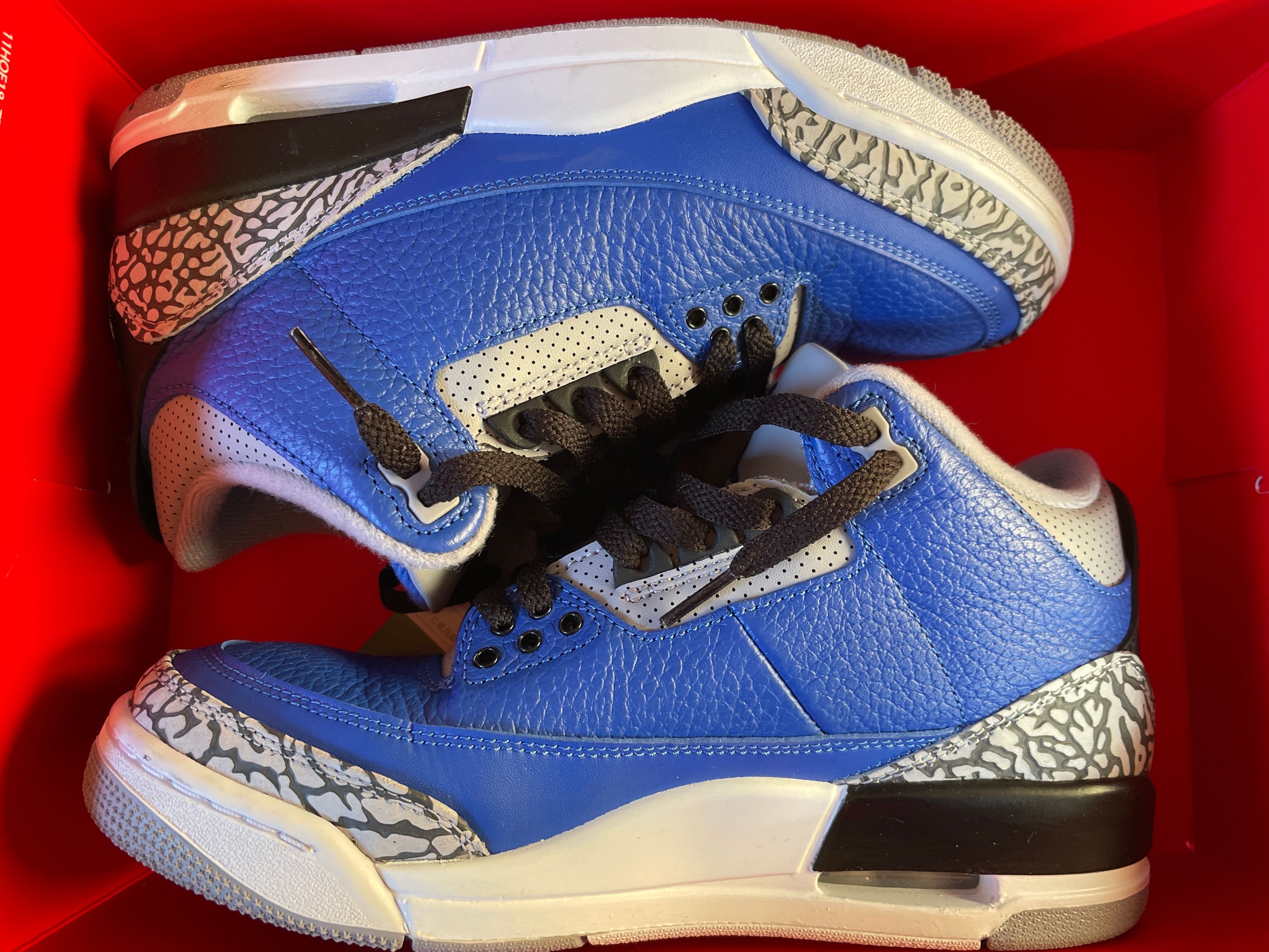 NIKE AIR JORDAN 3 "VARSITY ROYAL"