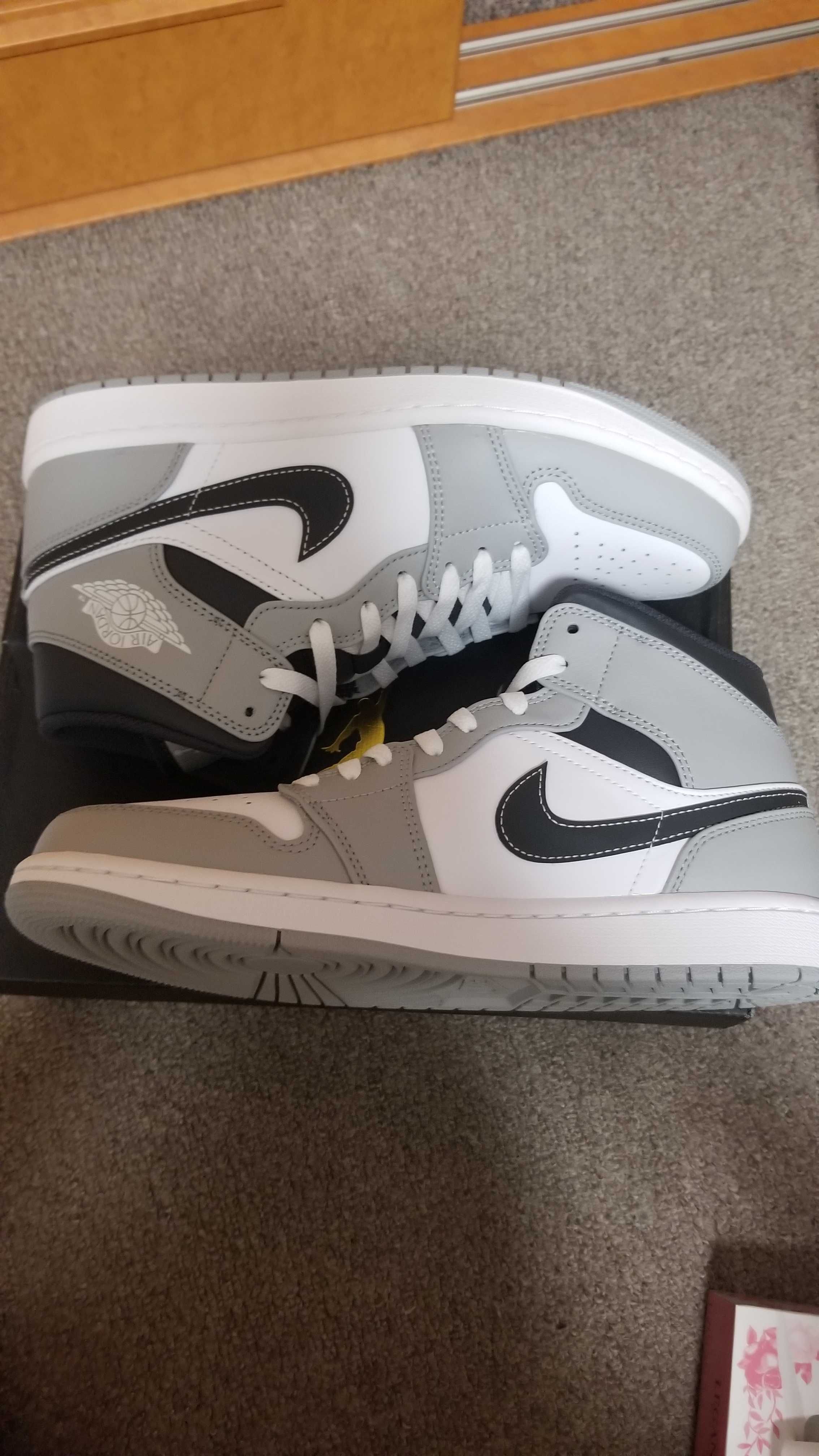 Nike Air Jordan 1 Mid "Grey White/Anthracite"