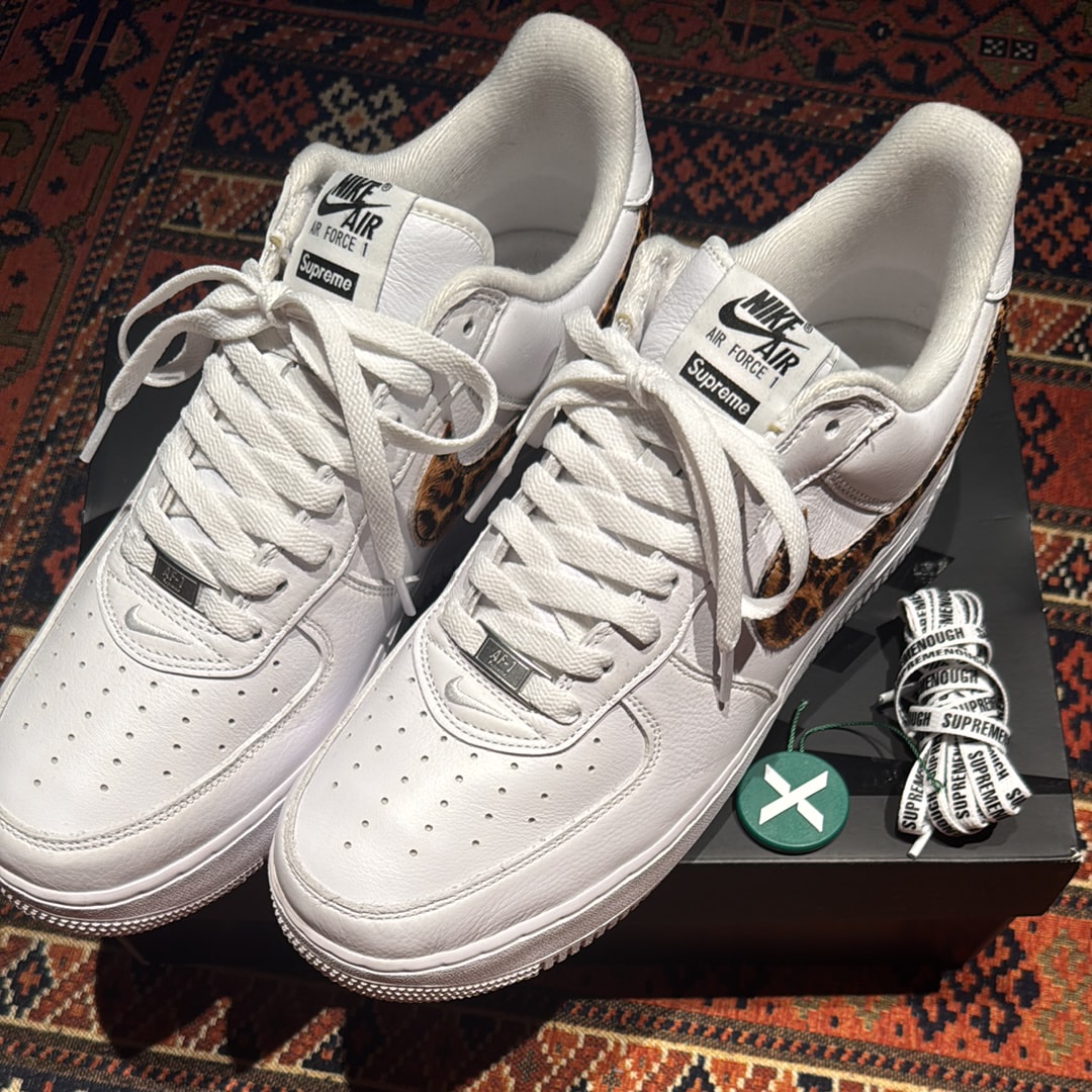 GOODENOUGH × Supreme × Nike Air Force 1 Low "White/Leopard" (25SS Week15)