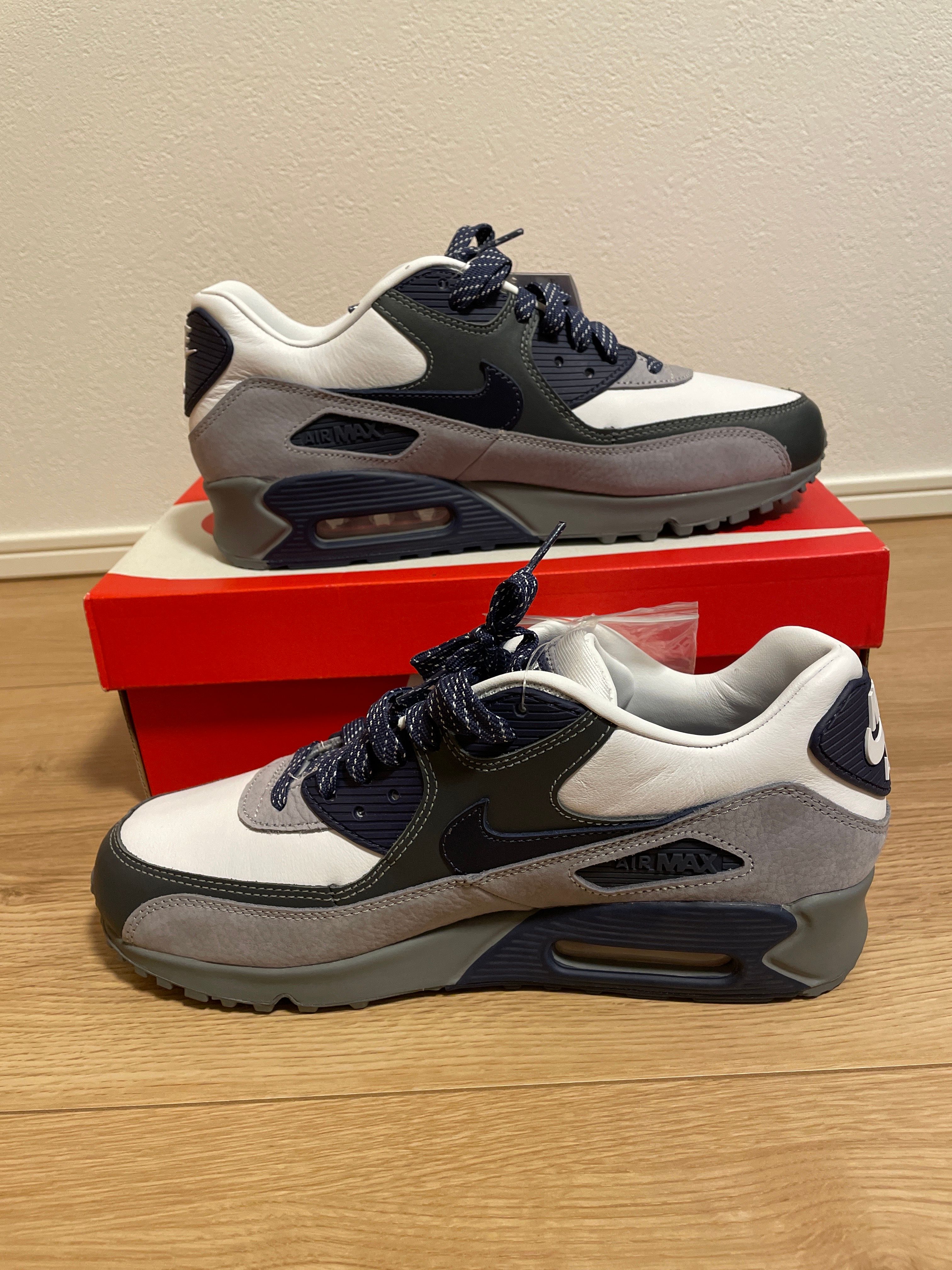 NIKE AIR MAX 90 LAHAR ESCAPE SMOKE GRET
