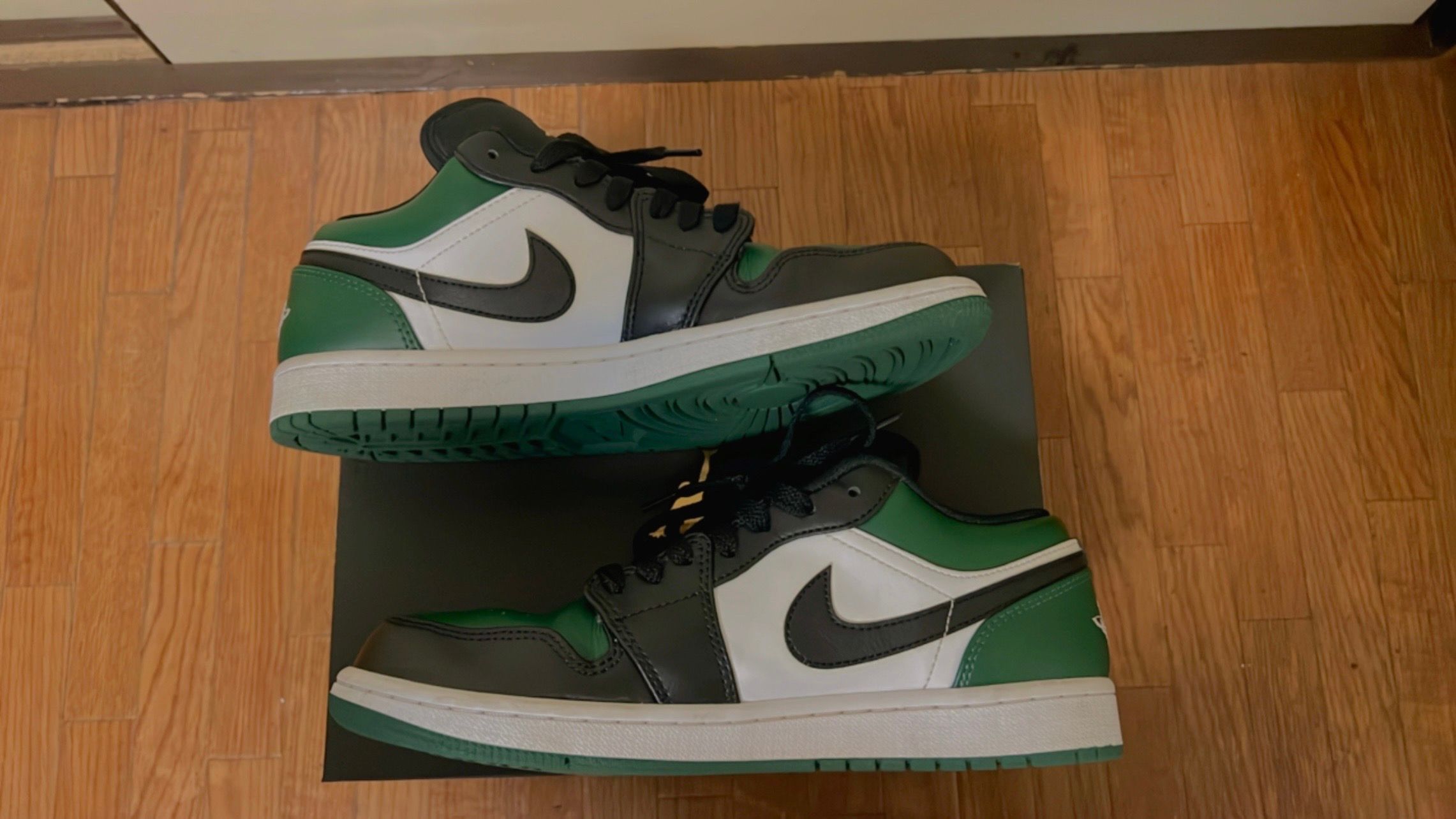 Nike Air Jordan 1 Low "Green Toe"