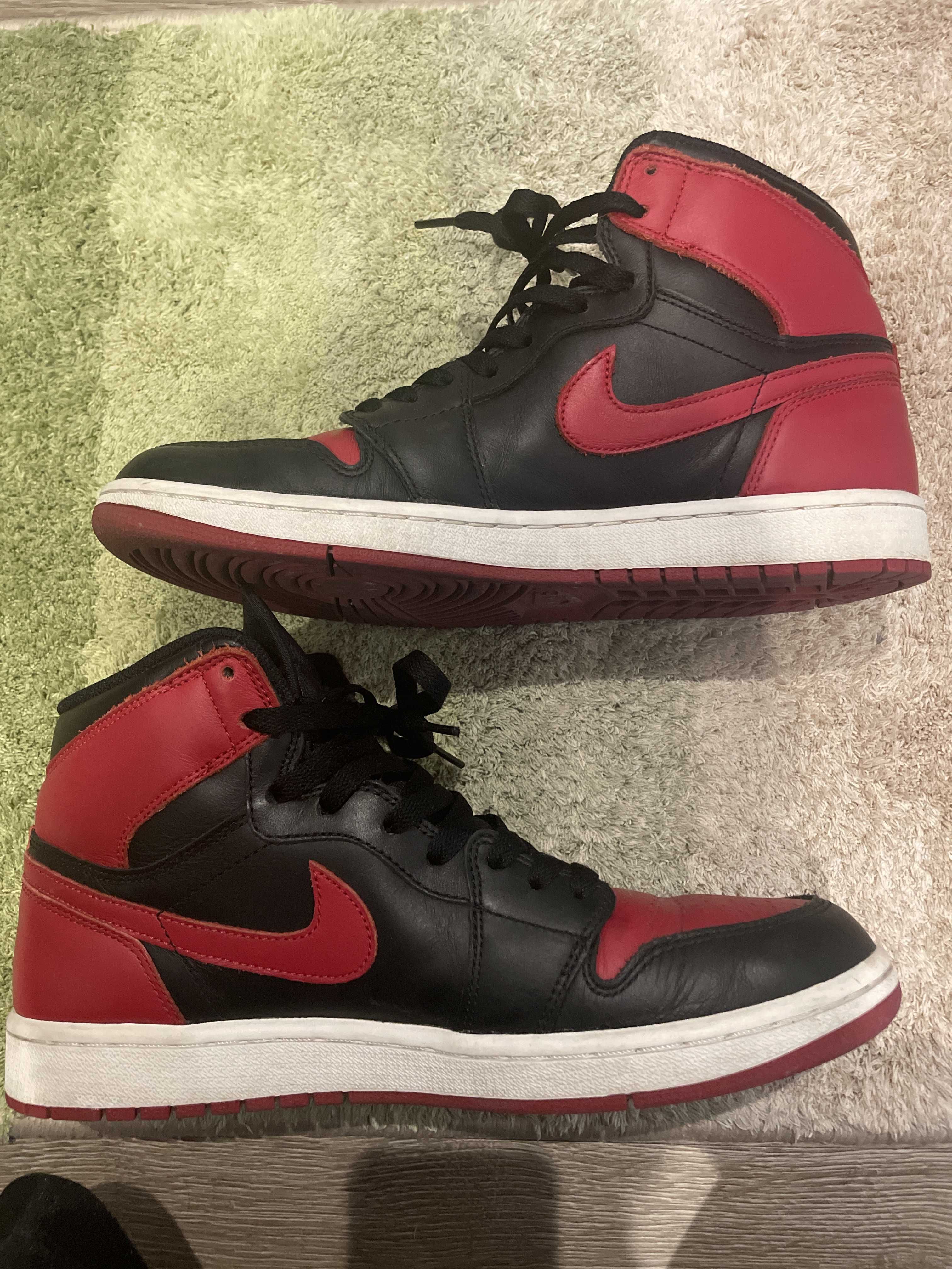 Nike Air Jordan 1 Retro High OG "Bred" (2013)