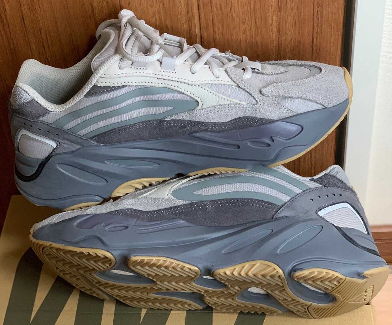 adidas YEEZY Boost 700 V2 "Tephra"
