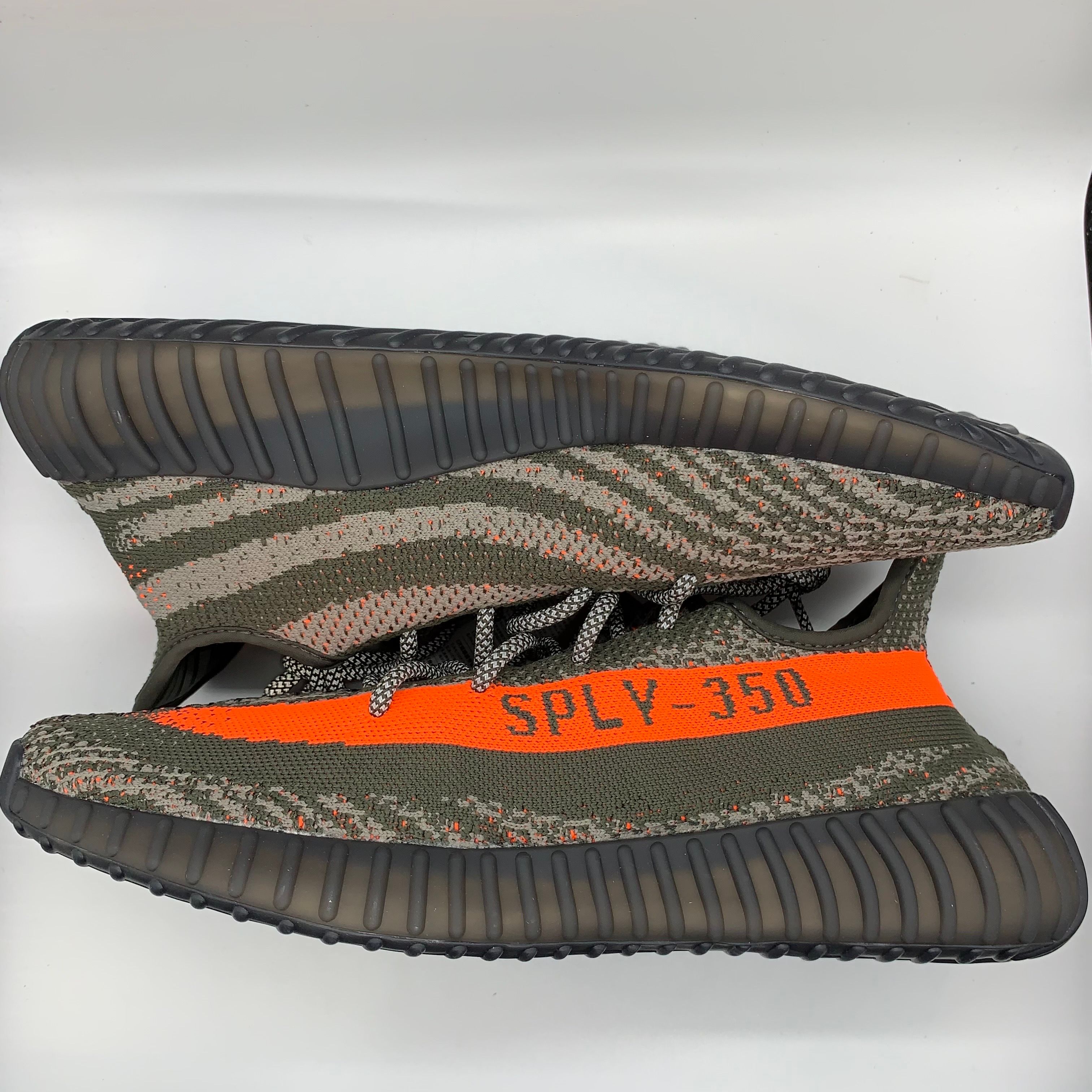 adidas YEEZY Boost 350V2 "Carbon Beluga"