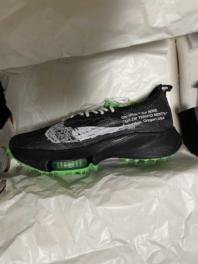 Off-White × Nike Air Zoom Tempo Next% Flyknit "Black"