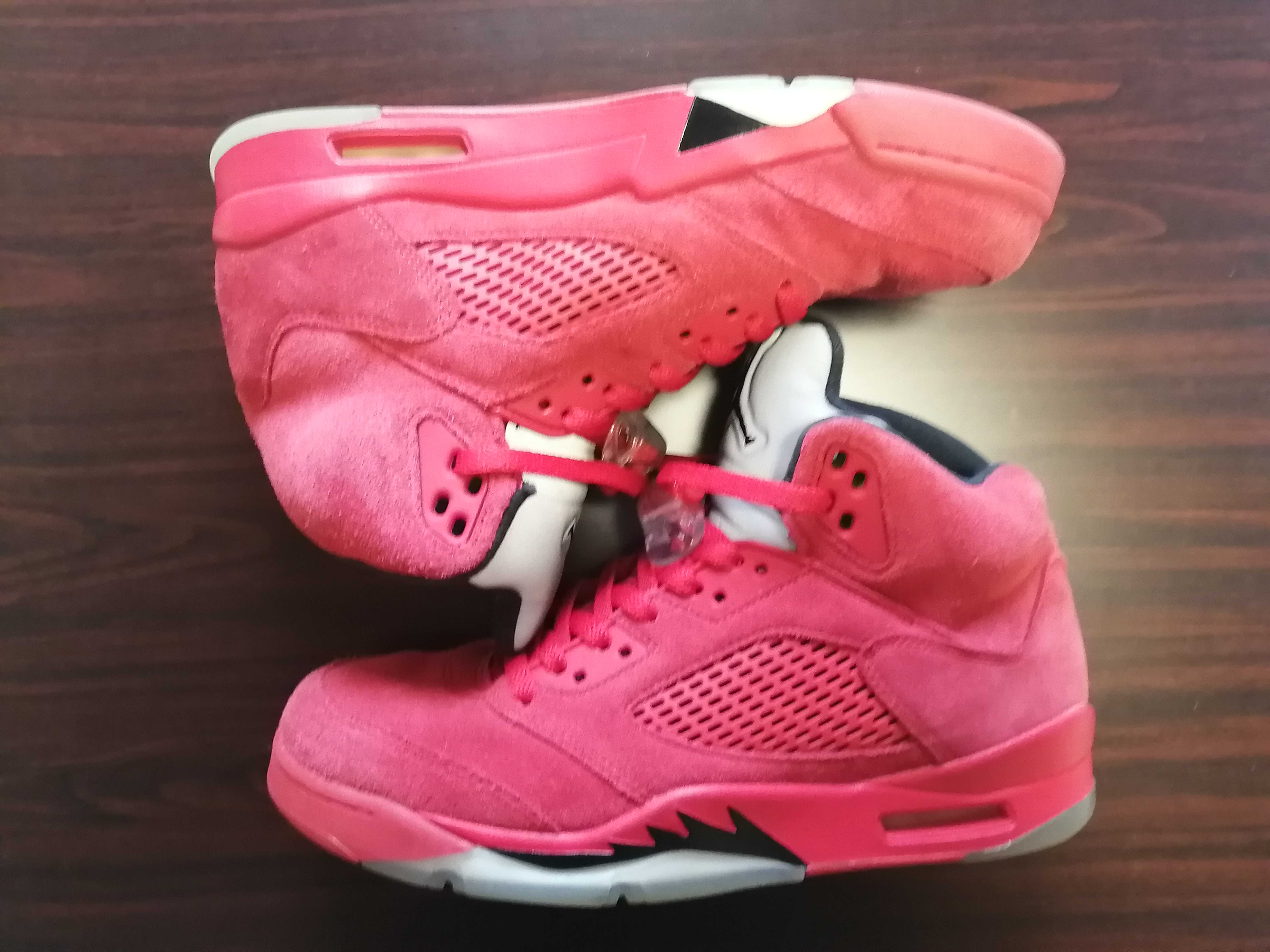Nike Air Jordan 5 Ratro "Red Suede"