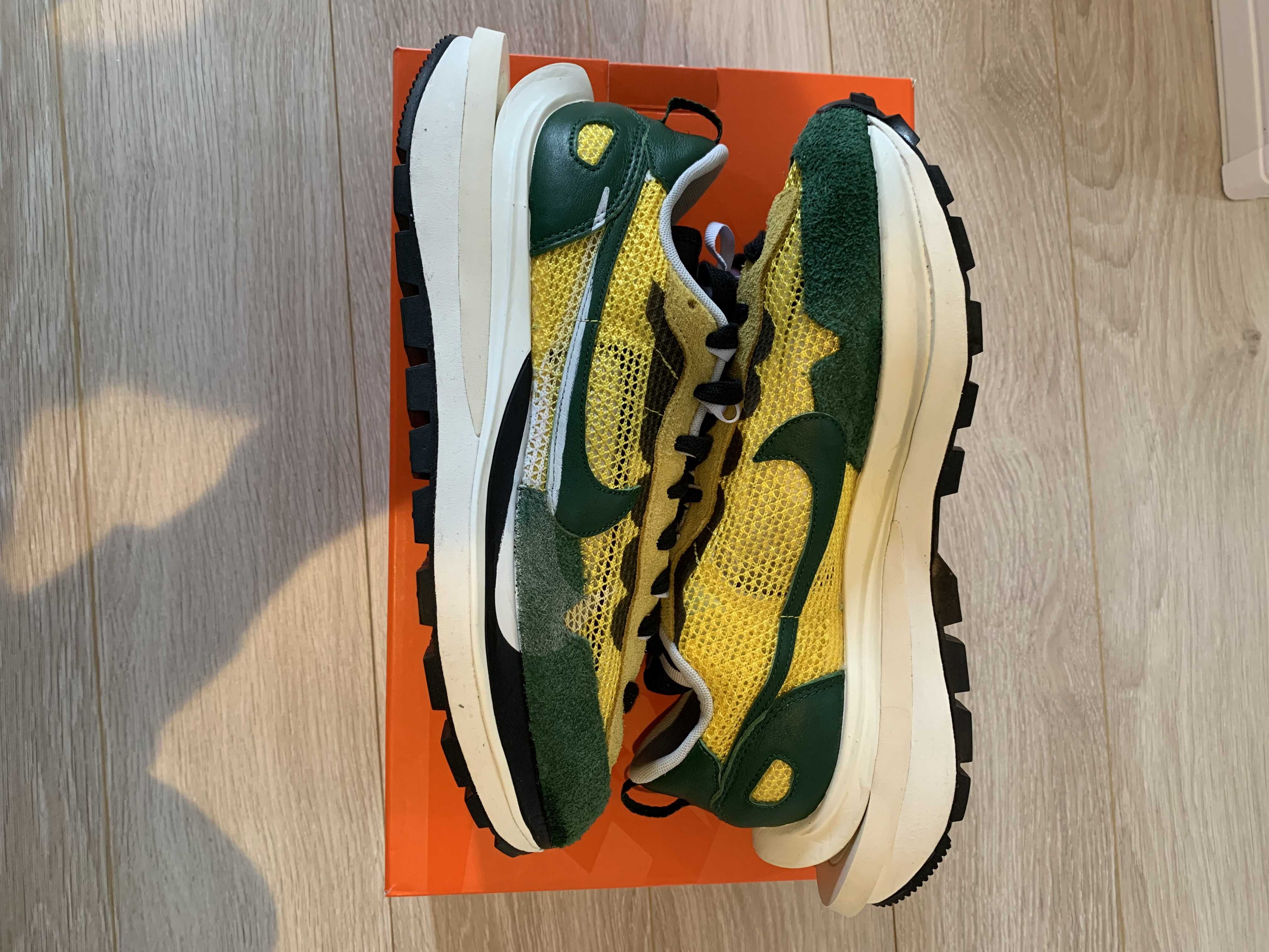sacai × Nike Vapor Waffle "Tour Yellow/Stadium Green-Sail"