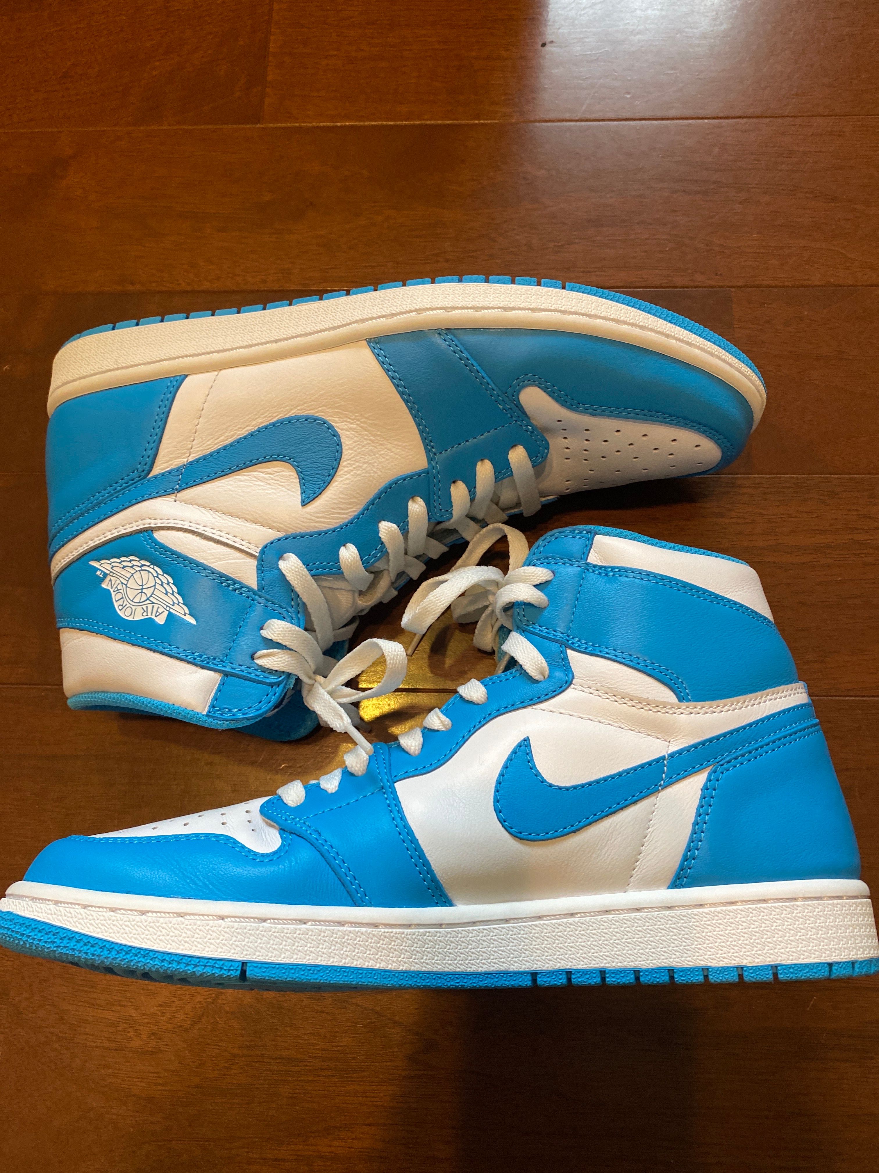 Nike Air Jordan 1 Retro High "UNC"